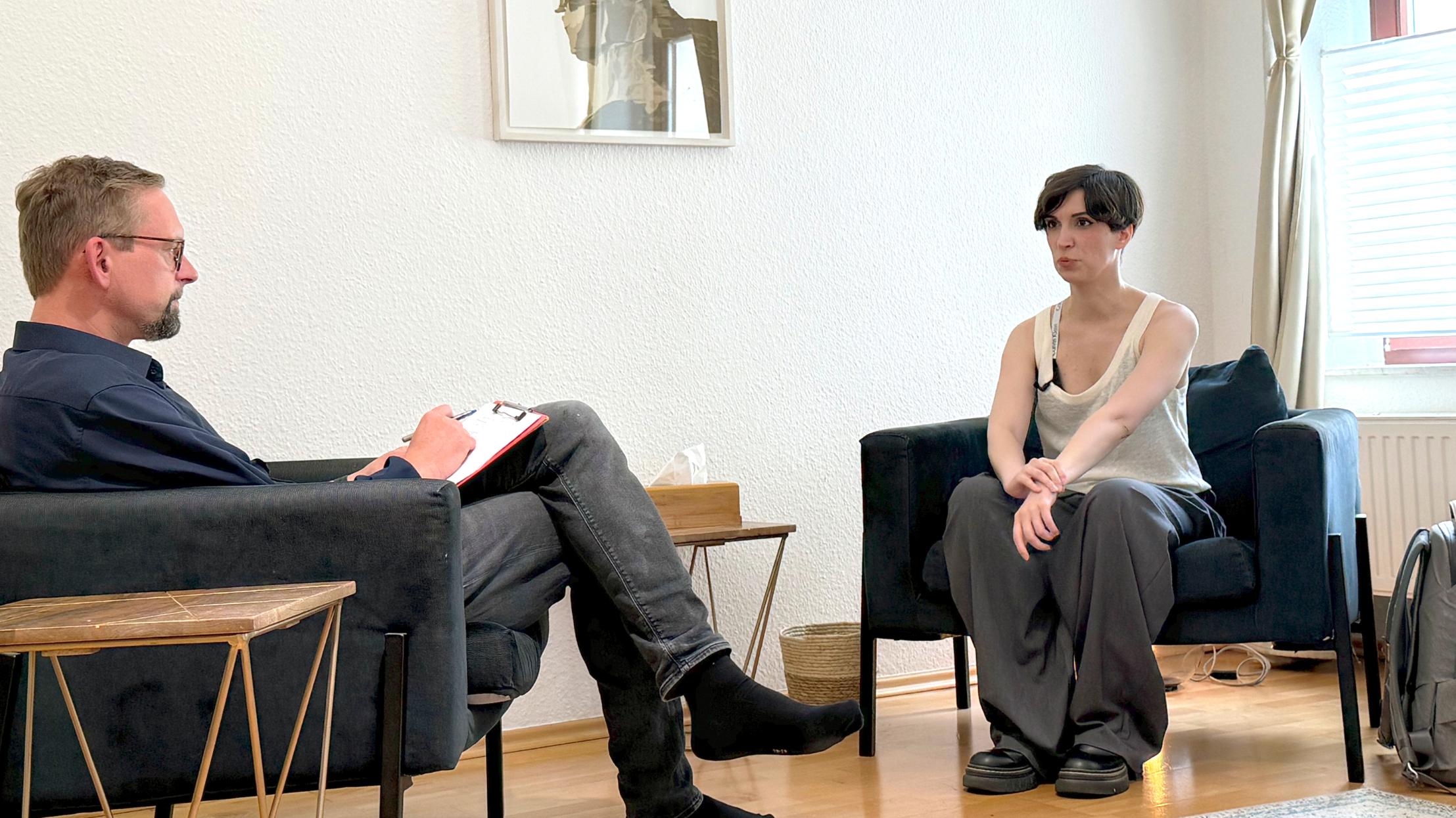 Patient und Arzt beim Beratungsgespräch.