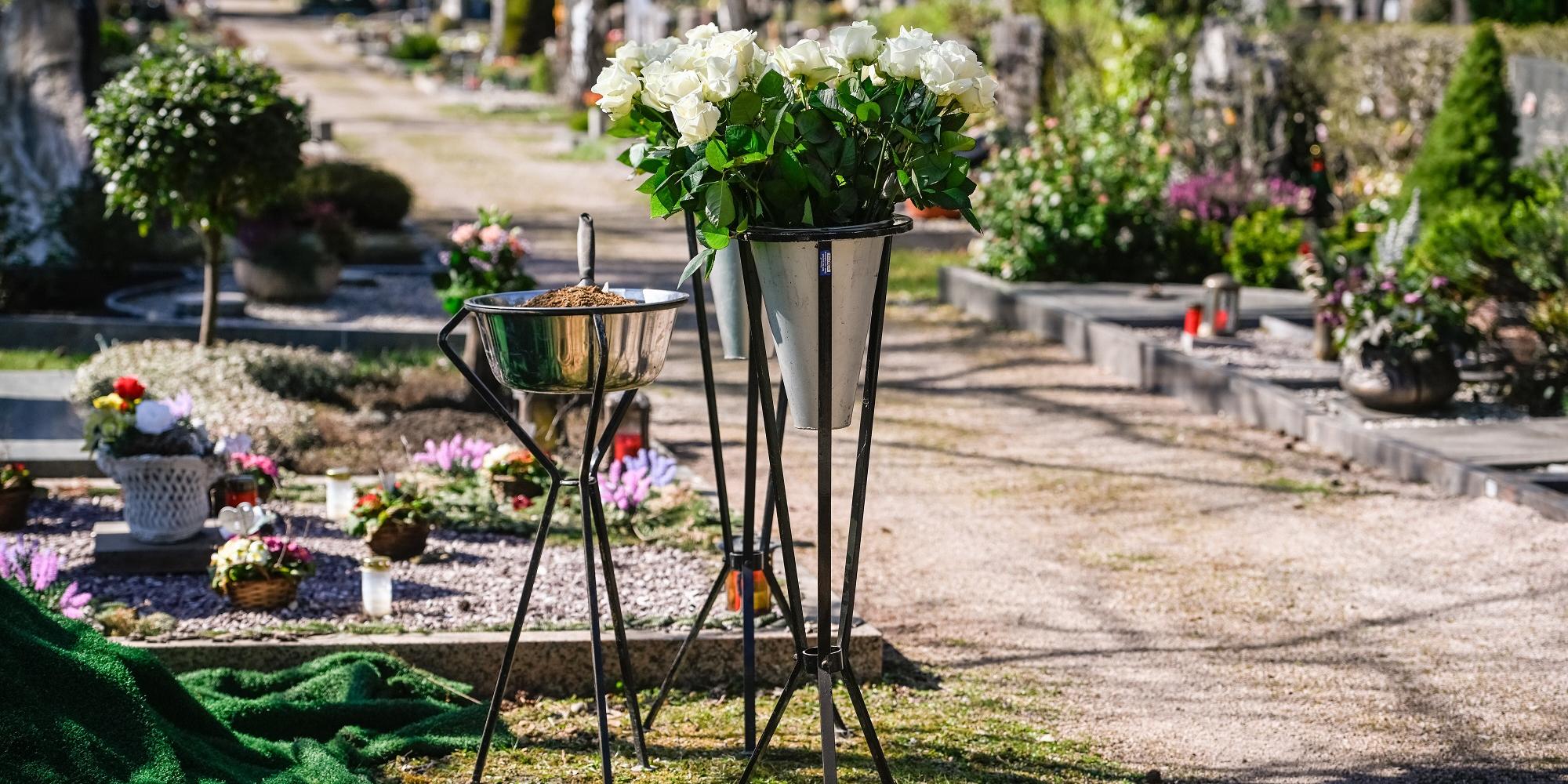 Grabstätte vor einer Beerdigung auf dem Friedhof in Bad Kreuznach. (c) Julia Steinbrecht/KNA Grabstätte vor einer Beerdigung auf dem Friedhof in Bad Kreuznach.