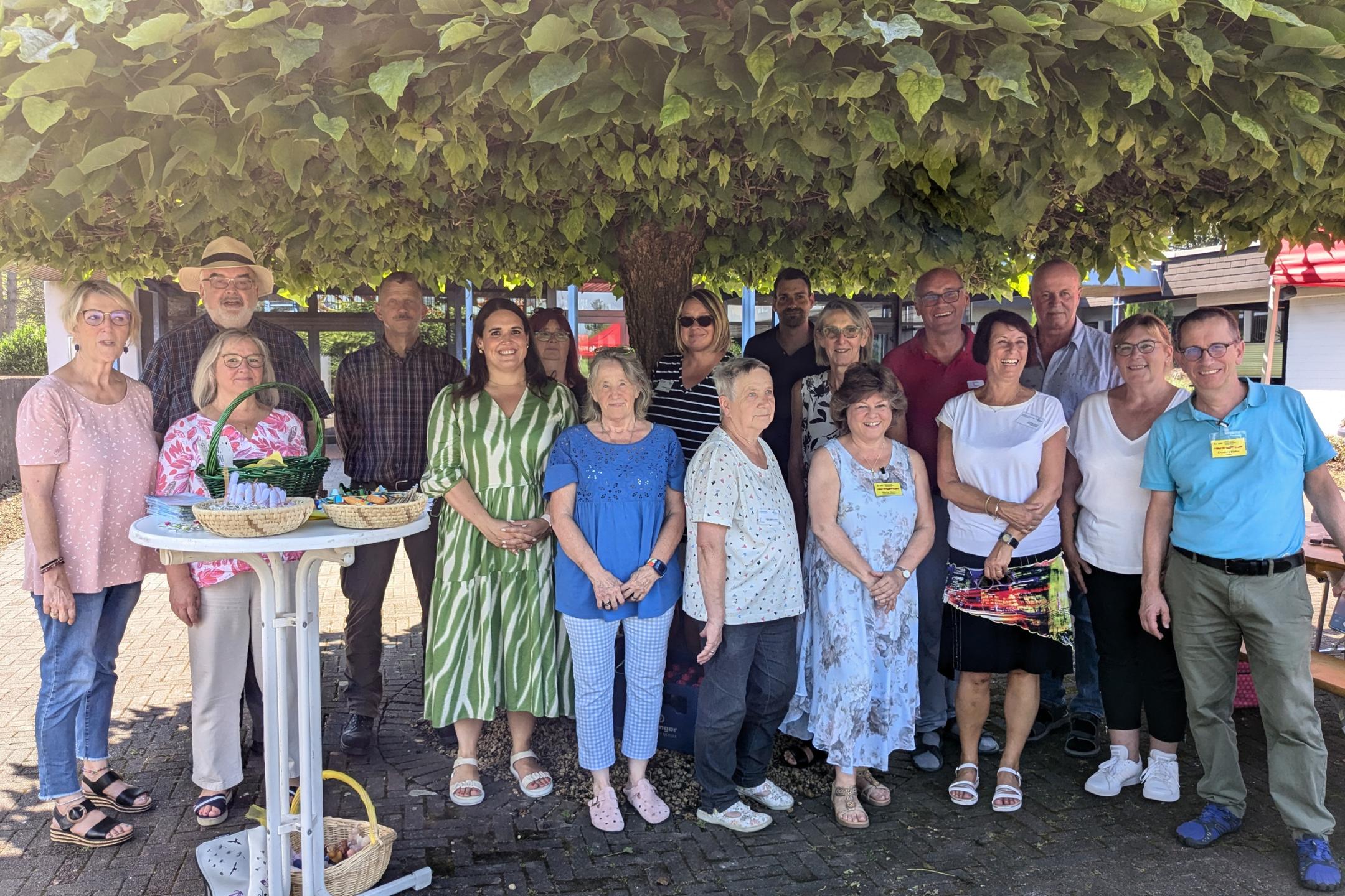 Für das Friedhofscafé haben sich einige Kooperationspartner auf dem Neunkircher Zentralfriedhof zusammengefunden.