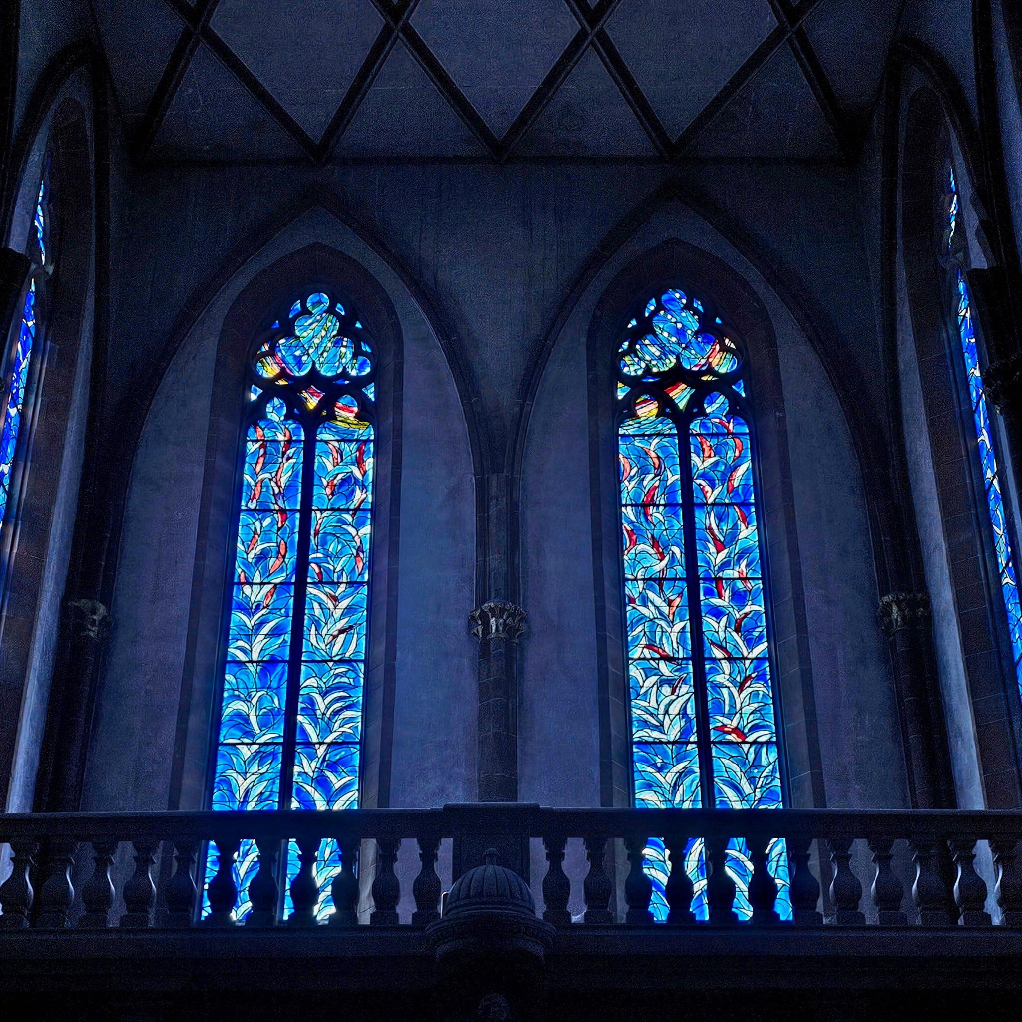 Die Fenster von Marc Chagall in der Kirche St. Stephan in Mainz sind eine Touristenattraktion