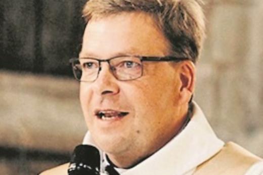 Pfarrer Stefan Dumont