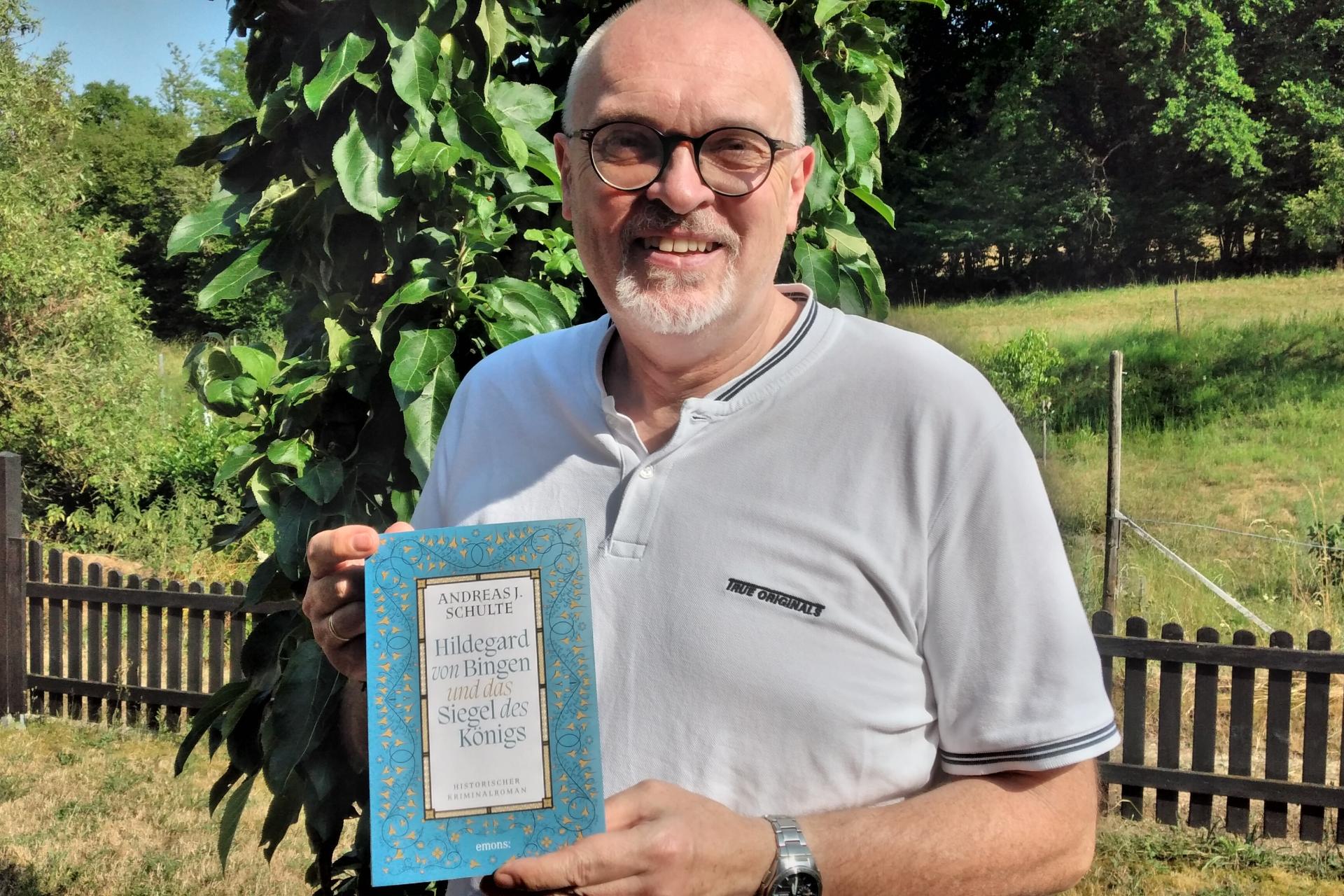 Vier Monate arbeitete Andreas Schulte an seinem Kriminalroman, der jetzt im Emons-Verlag erschienen ist.