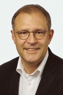 Hans-Georg Gradl ist Professor für Exegese des Neuen Testaments an der Theologischen Fakultät Trier