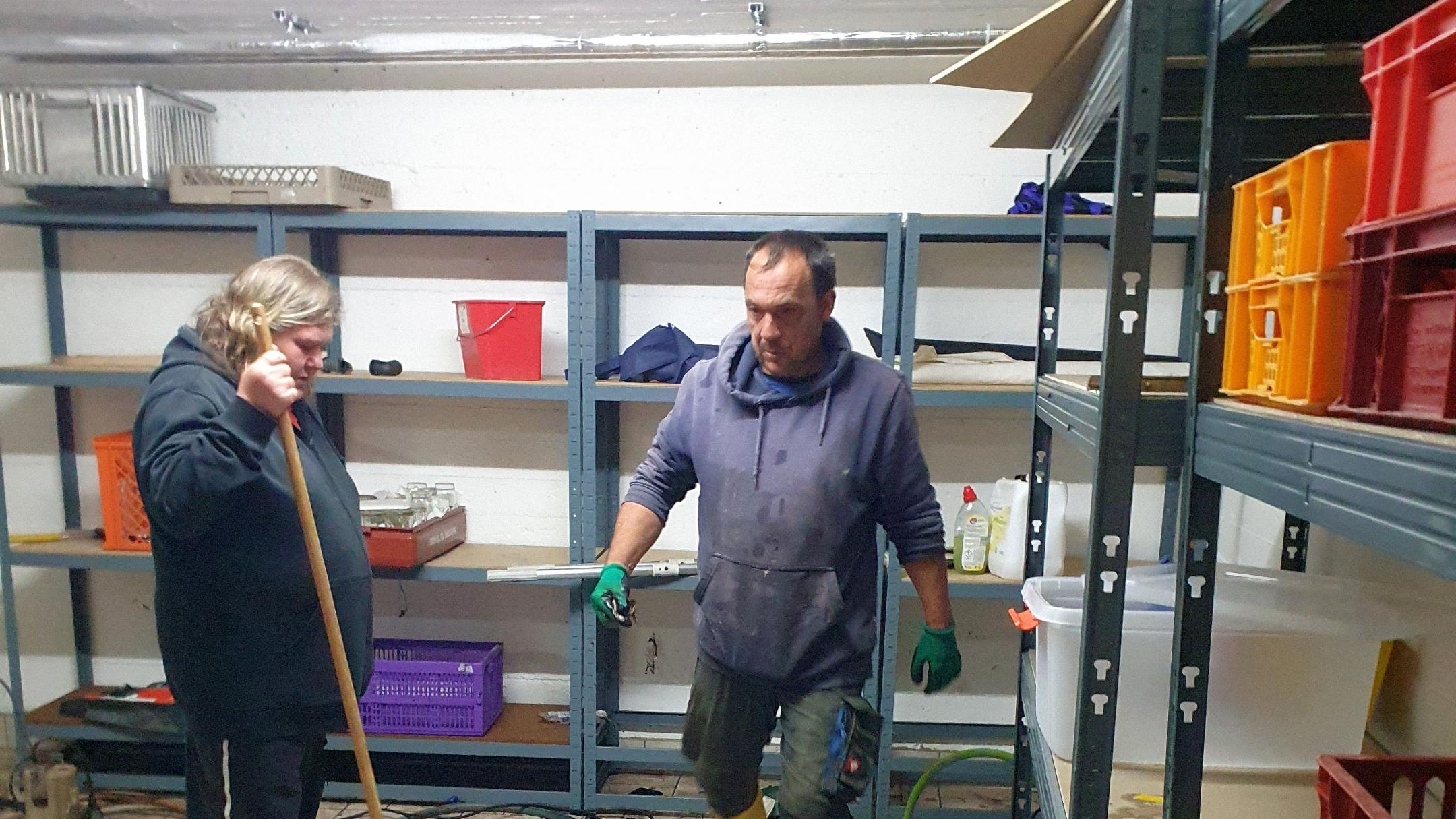 Auch dank der spontanen Unterstützung zweier Firmen konnte der Keller der Kita in Wellesweiler innerhalb weniger Stunden leergepumpt werden.