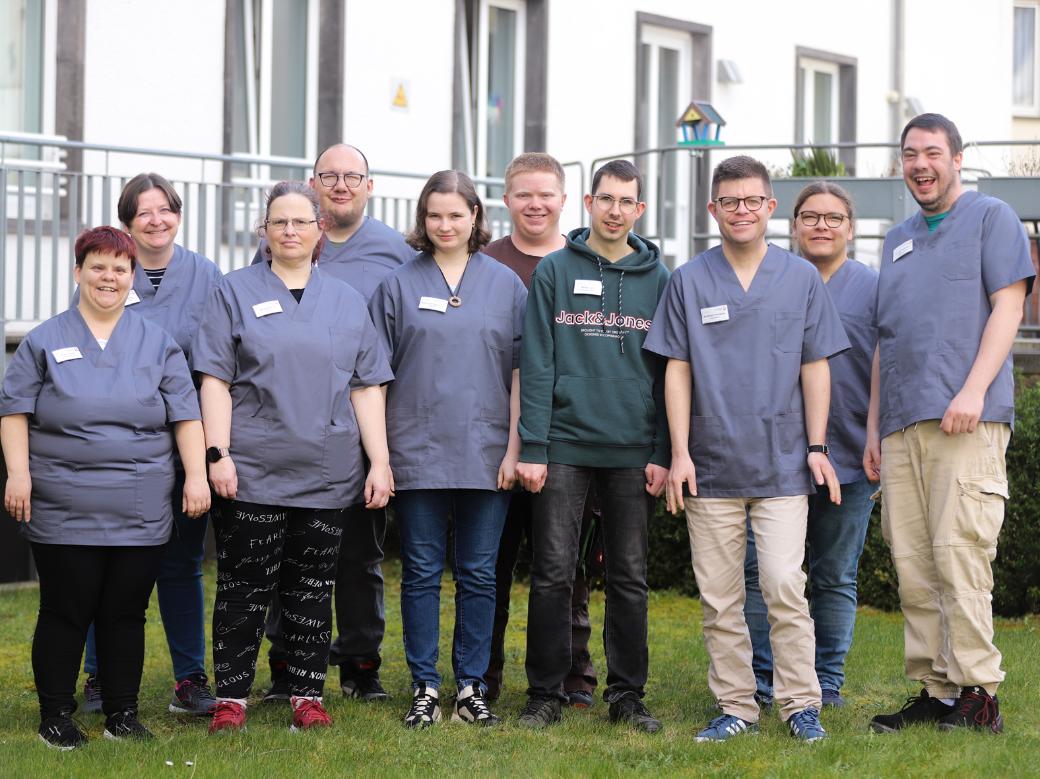 Sie arbeiten seit Jahresbeginn im Altenzentrum St. Johannes in Mayen und unterstützen die Bewohner und das Personal