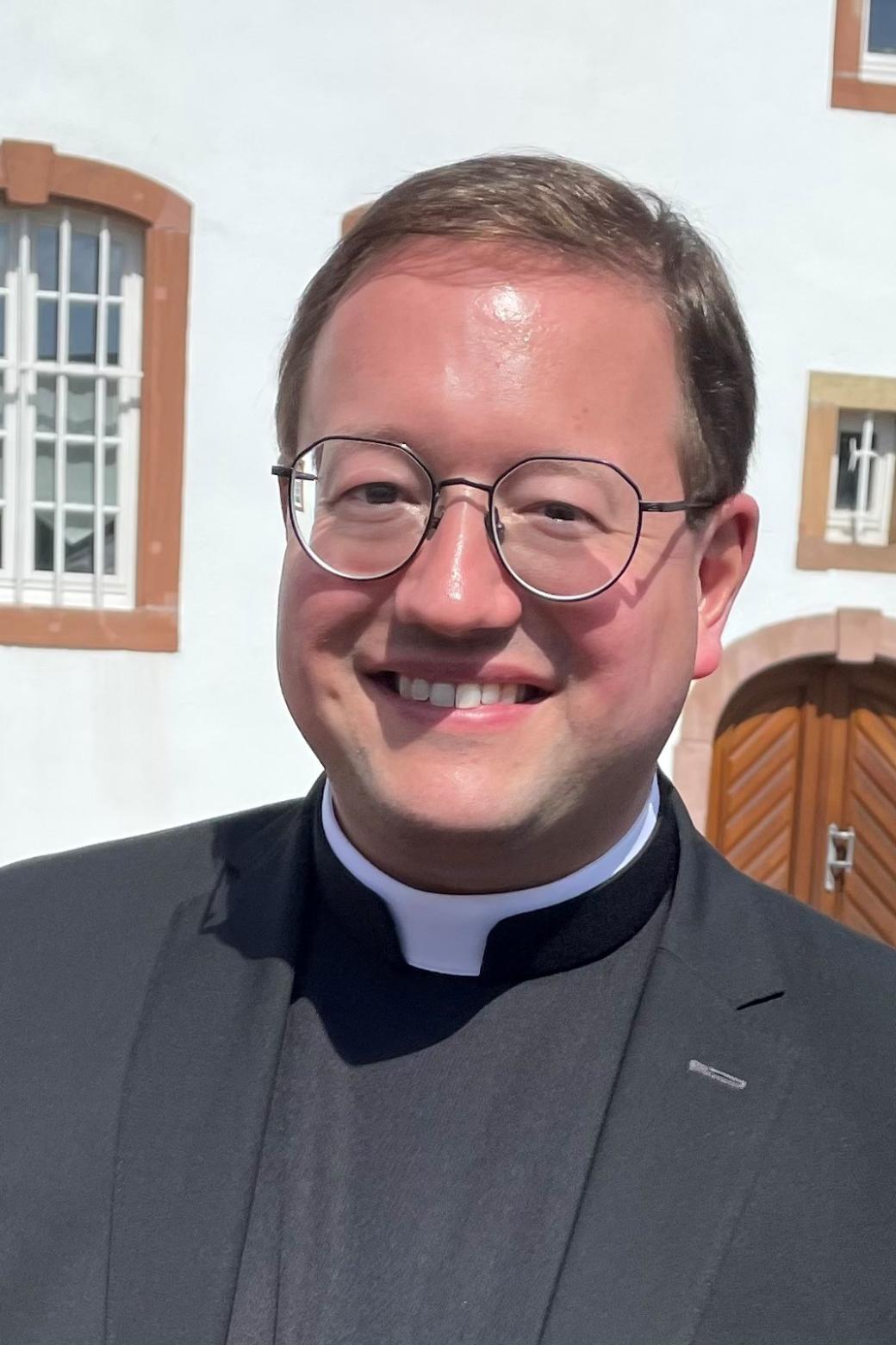 Portrait von Dr. Jonas Weller