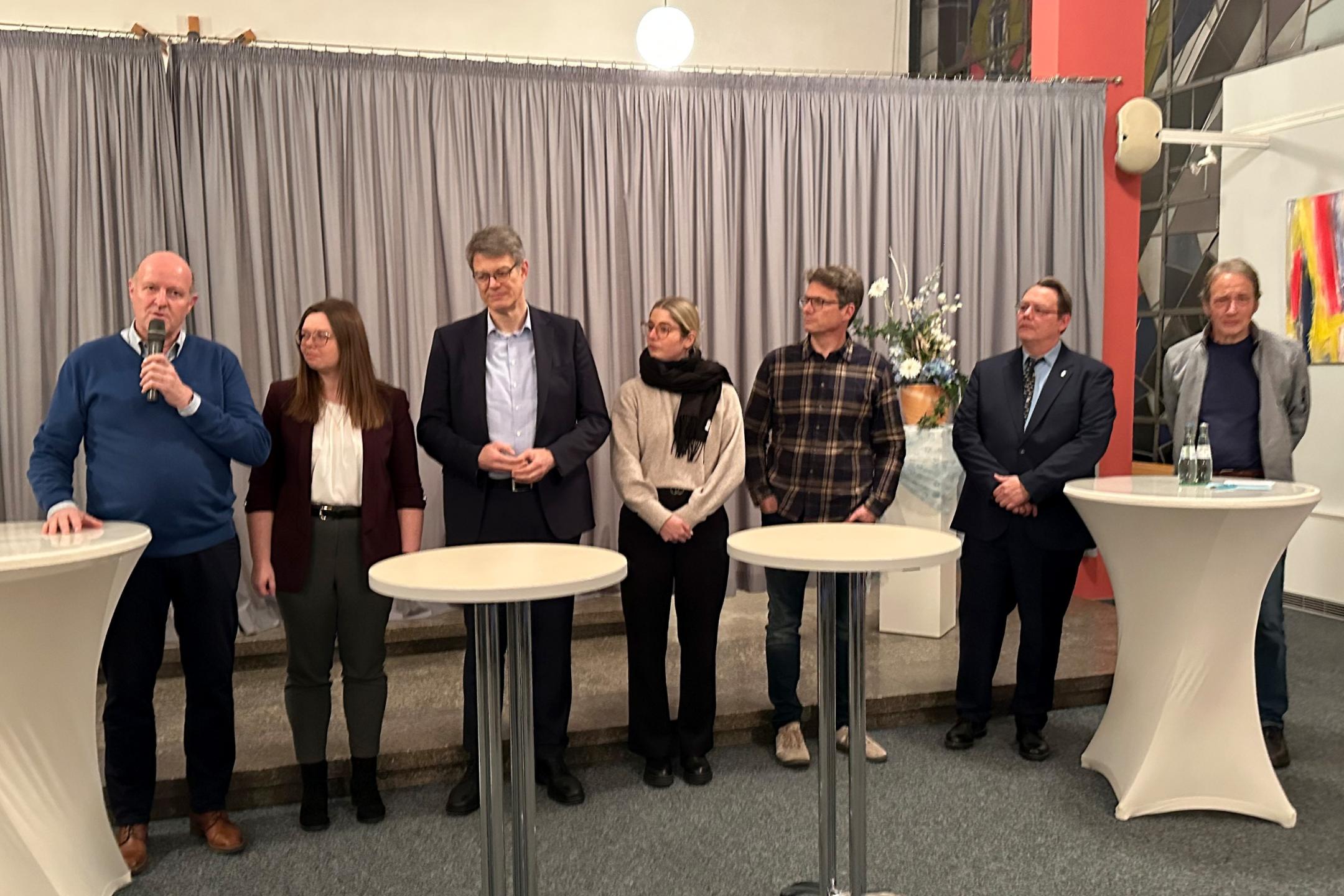 Die Eifeler Kandidaten für den 21. Bundestag stellen sich im ehemaligen Bischöflichen Konvikt in Prüm vor.