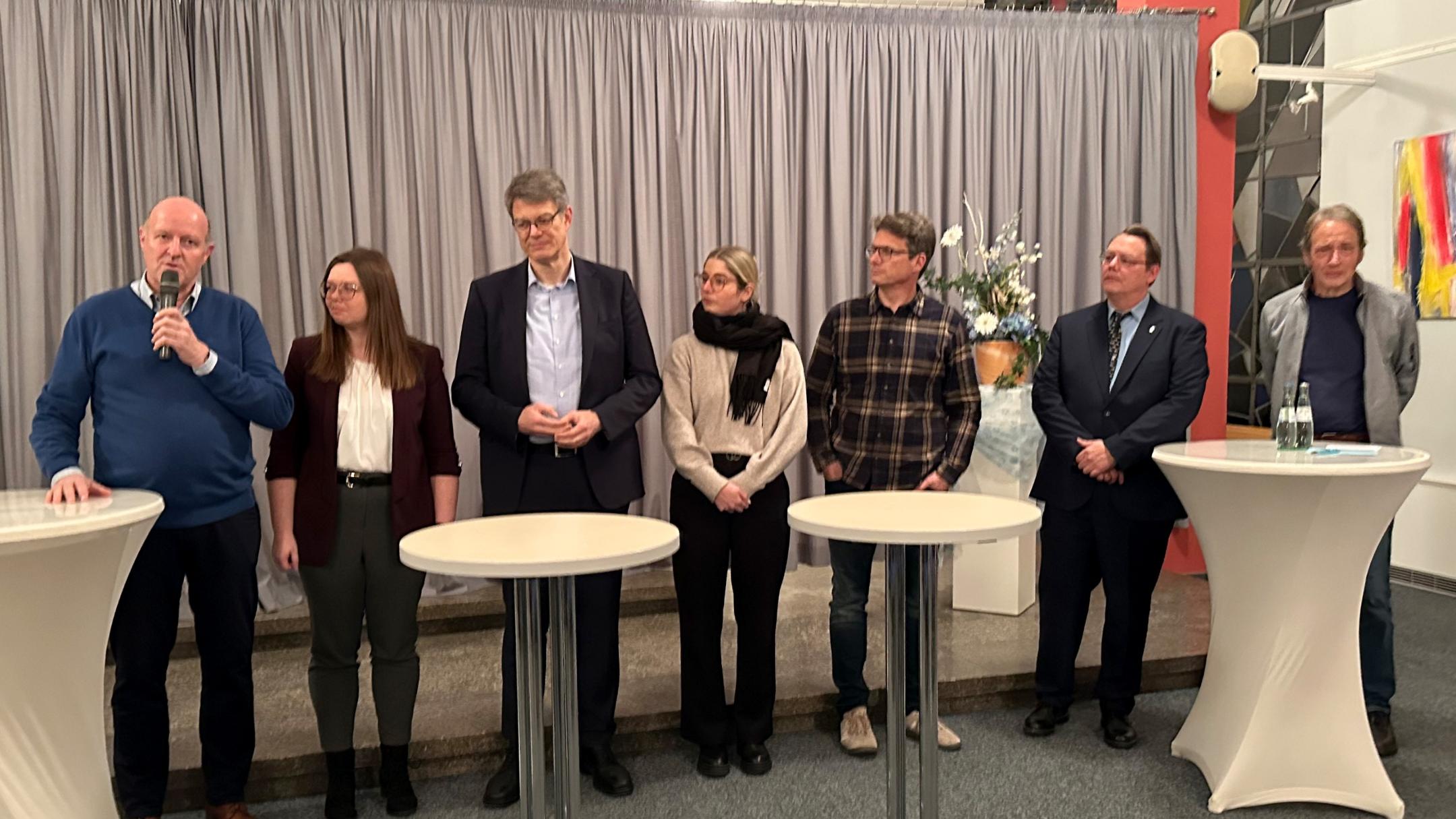 Die Eifeler Kandidaten für den 21. Bundestag stellen sich im ehemaligen Bischöflichen Konvikt in Prüm vor.
