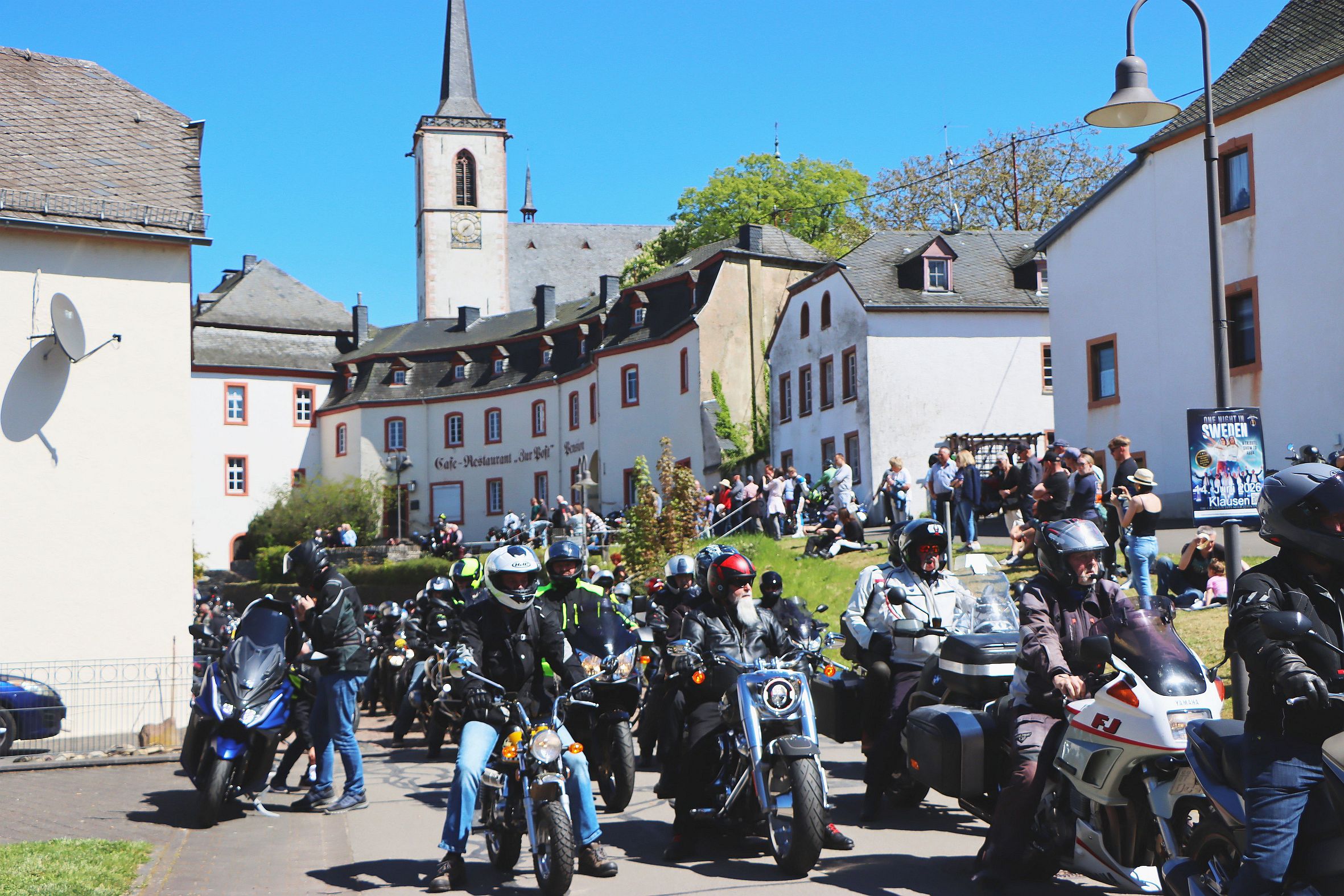 Motorradfahrer in Klausen.
