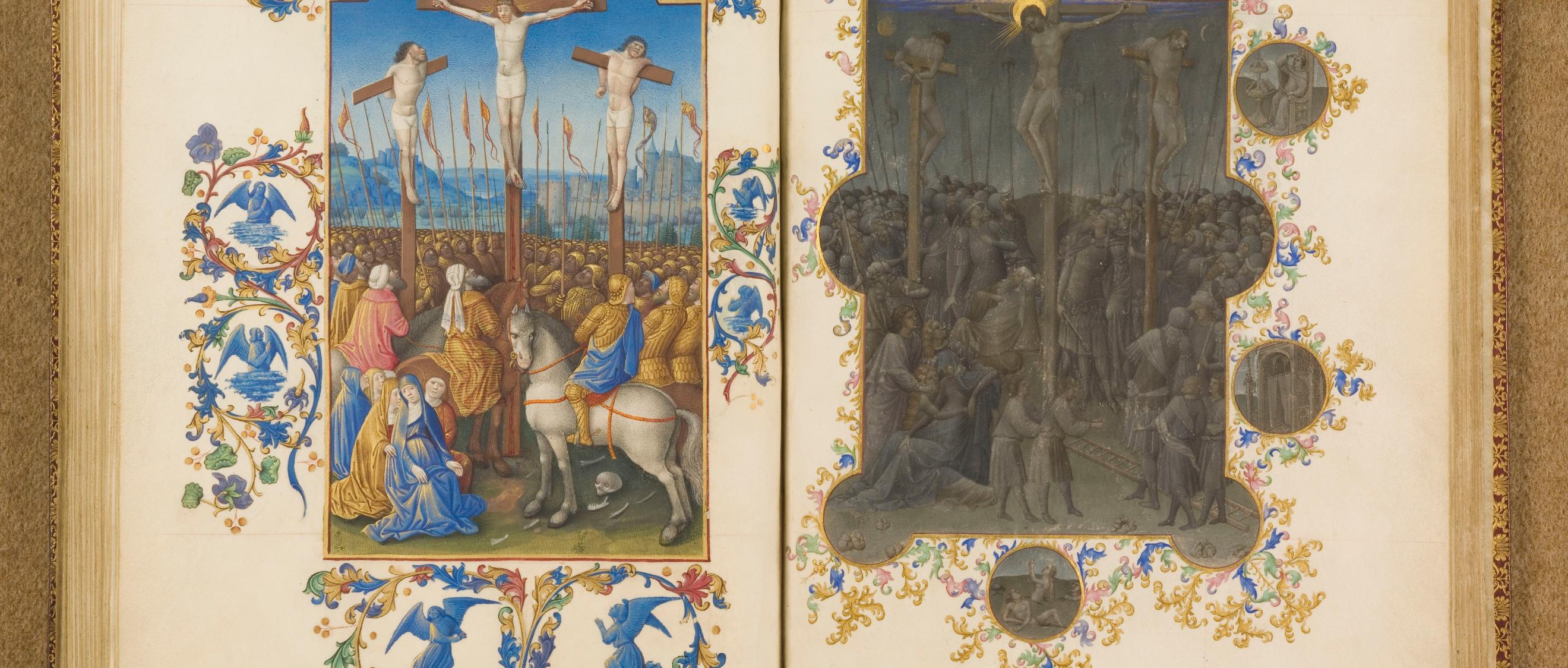 Die Kreuzigung Christi ist eines der Motive, das auf einer Doppelseite des Stundenbuchs dargestellt ist.