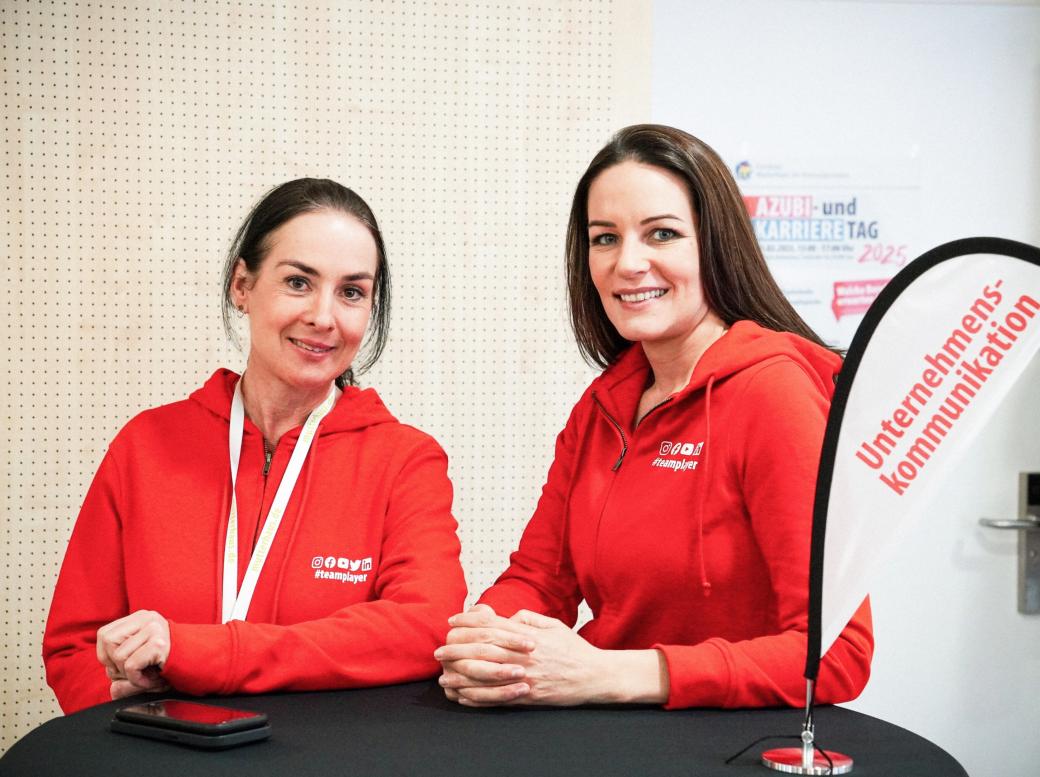 Alexandra Wilsdorff (links) und Christina Weiland teilen sich die Leitung des Bereichs Kommunikation.