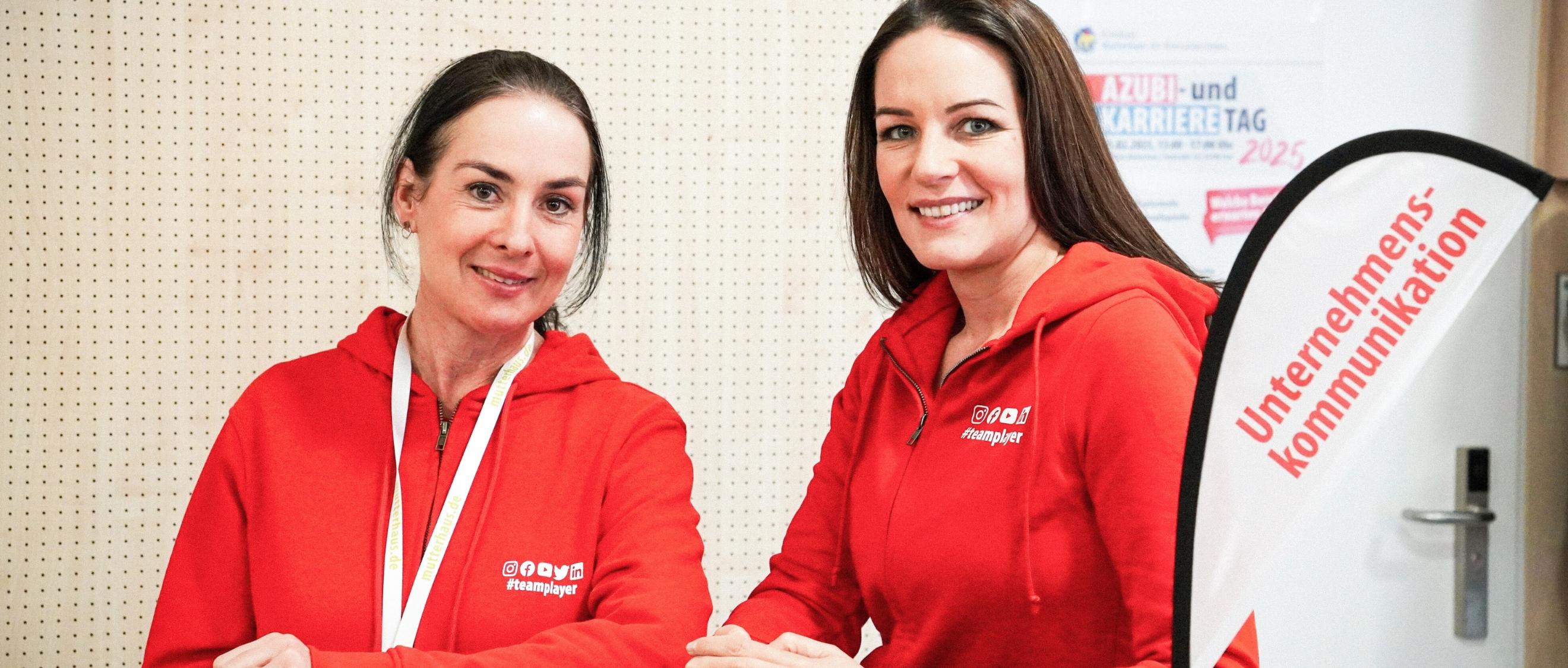 Alexandra Wilsdorff (links) und Christina Weiland teilen sich die Leitung des Bereichs Kommunikation.