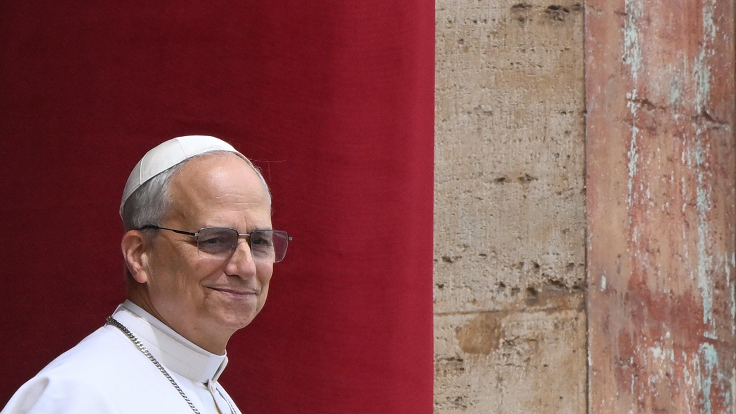 Papst Leo XIV. beim ersten Mittagsgebet am 11. Mai.