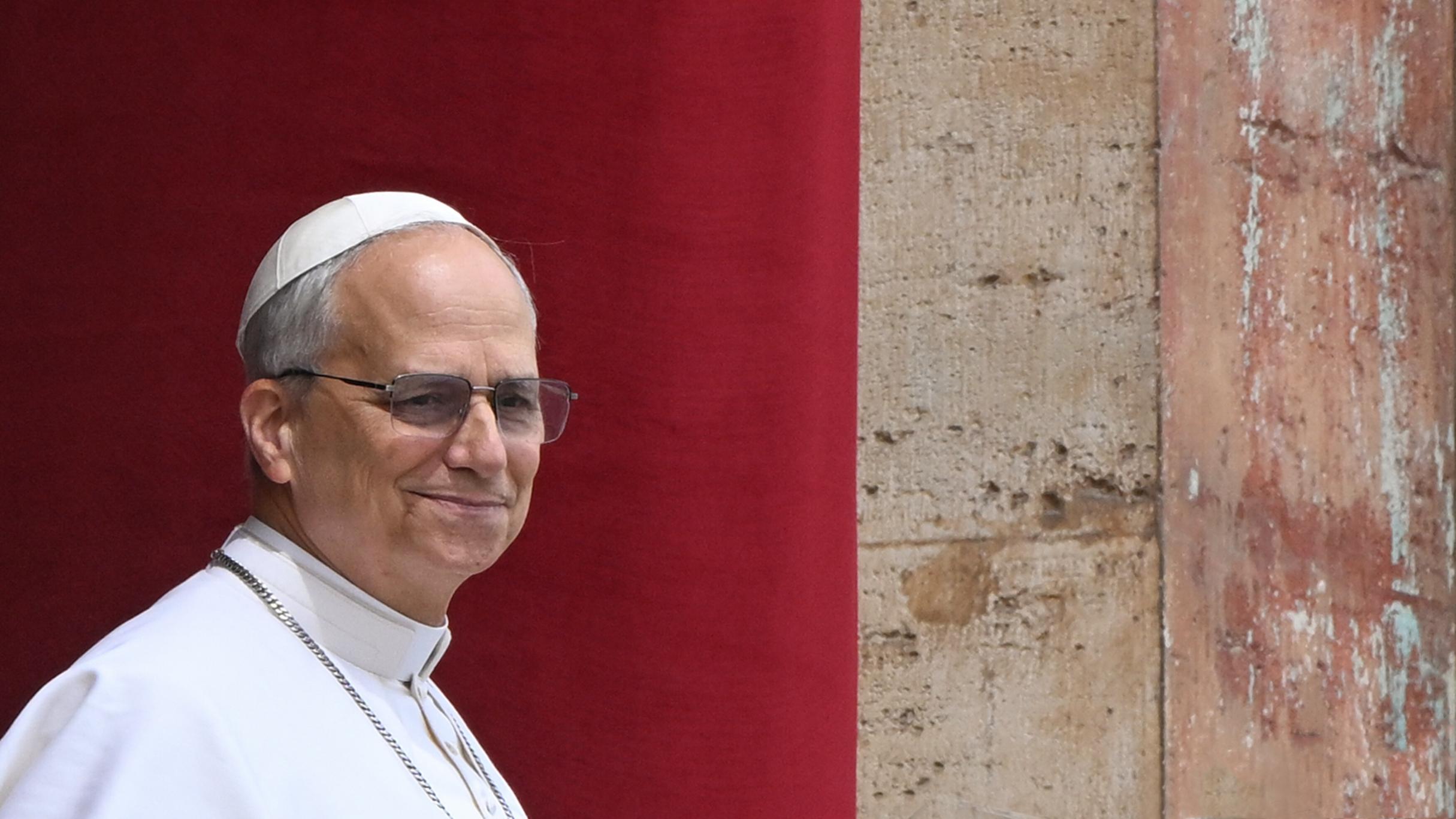 Papst Leo XIV. beim ersten Mittagsgebet am 11. Mai.