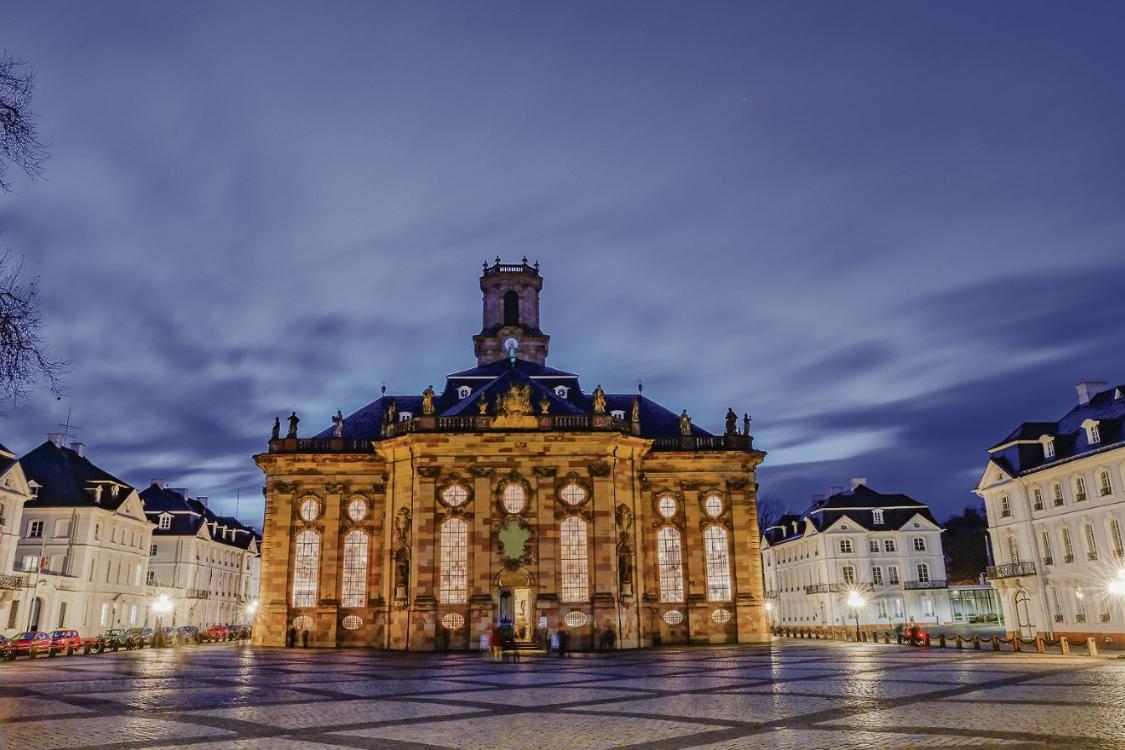 Außenansicht der Ludwigskirche