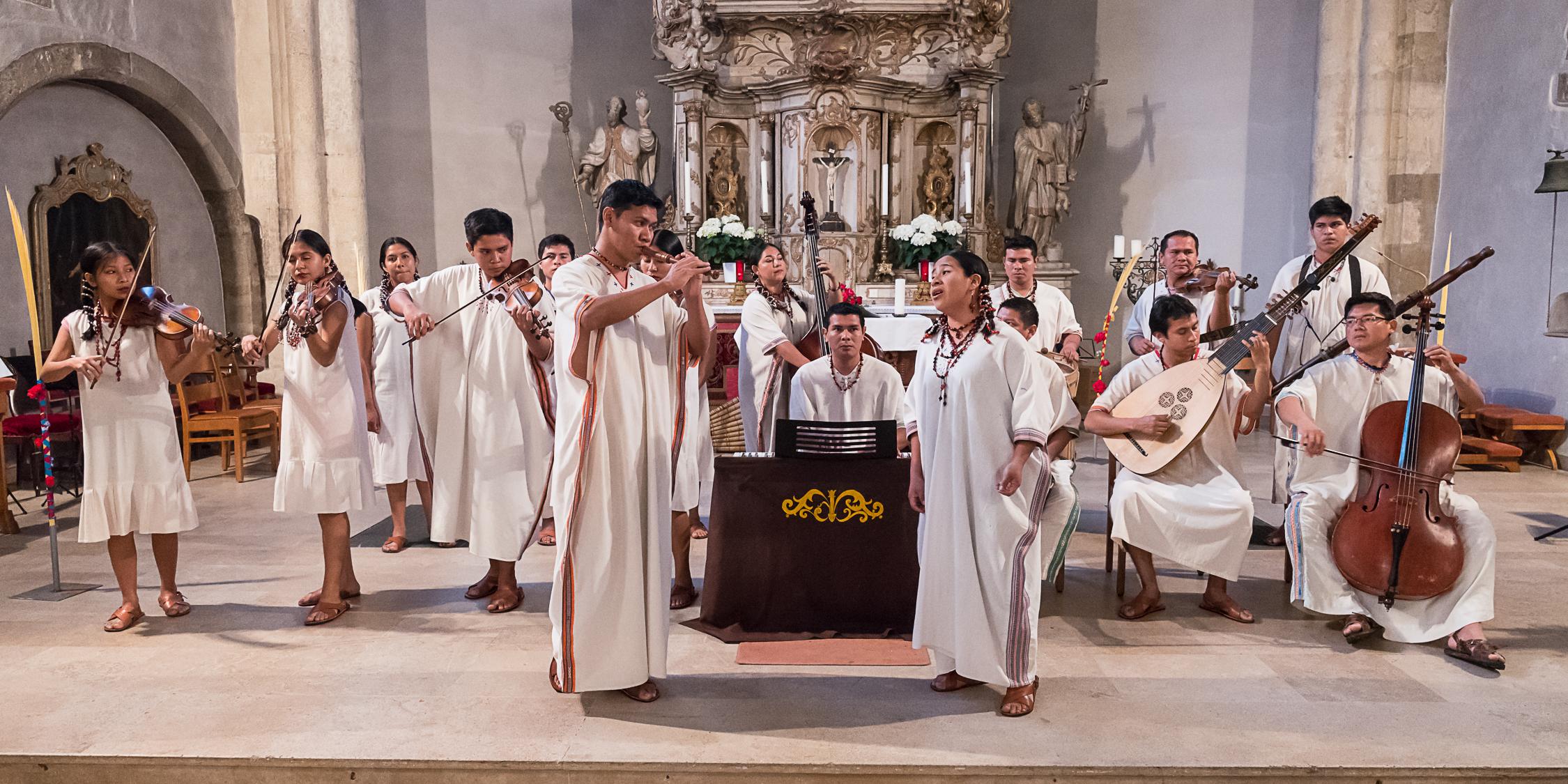 Das „Ensamble Moxos“ aus dem bolivianischen Tiefland musiziert an unterschiedlichen Orten im Bistum. (c) Ensamble Moxos Das „Ensamble Moxos“ aus dem bolivianischen Tiefland musiziert an unterschiedlichen Orten im Bistum.