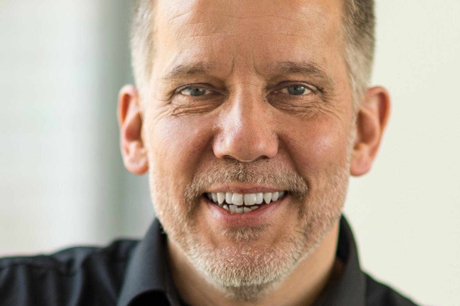 Portraitbild von Martin J. Naton