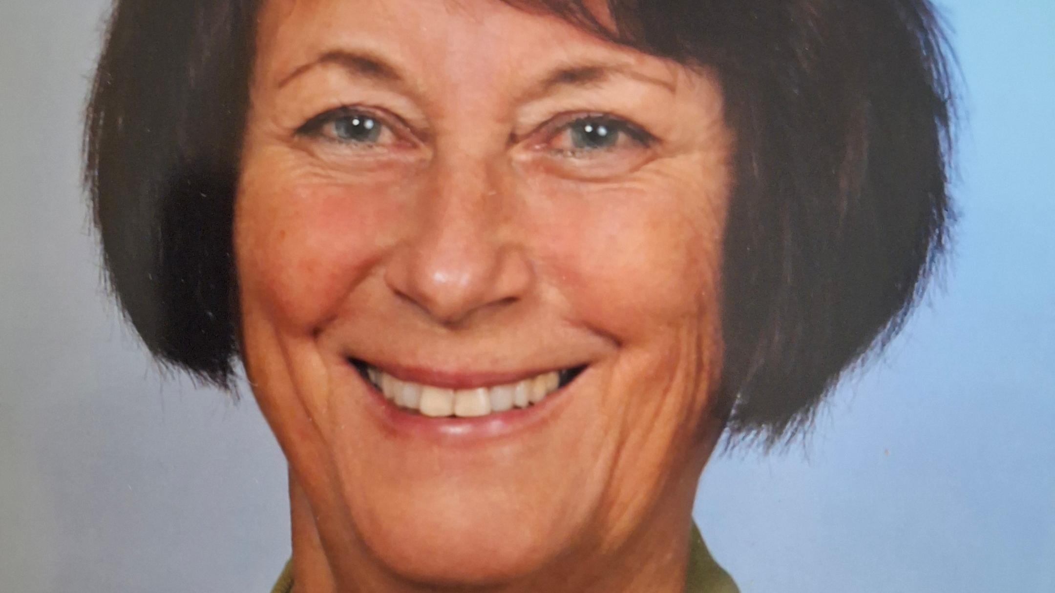 Martina Paulus ist Pastoralreferentin  und arbeitet als Krankenhausseelsorgerin im Marienhausklinikum  Neunkirchen, sowie im Hospiz  Emmaus in St. Wendel.