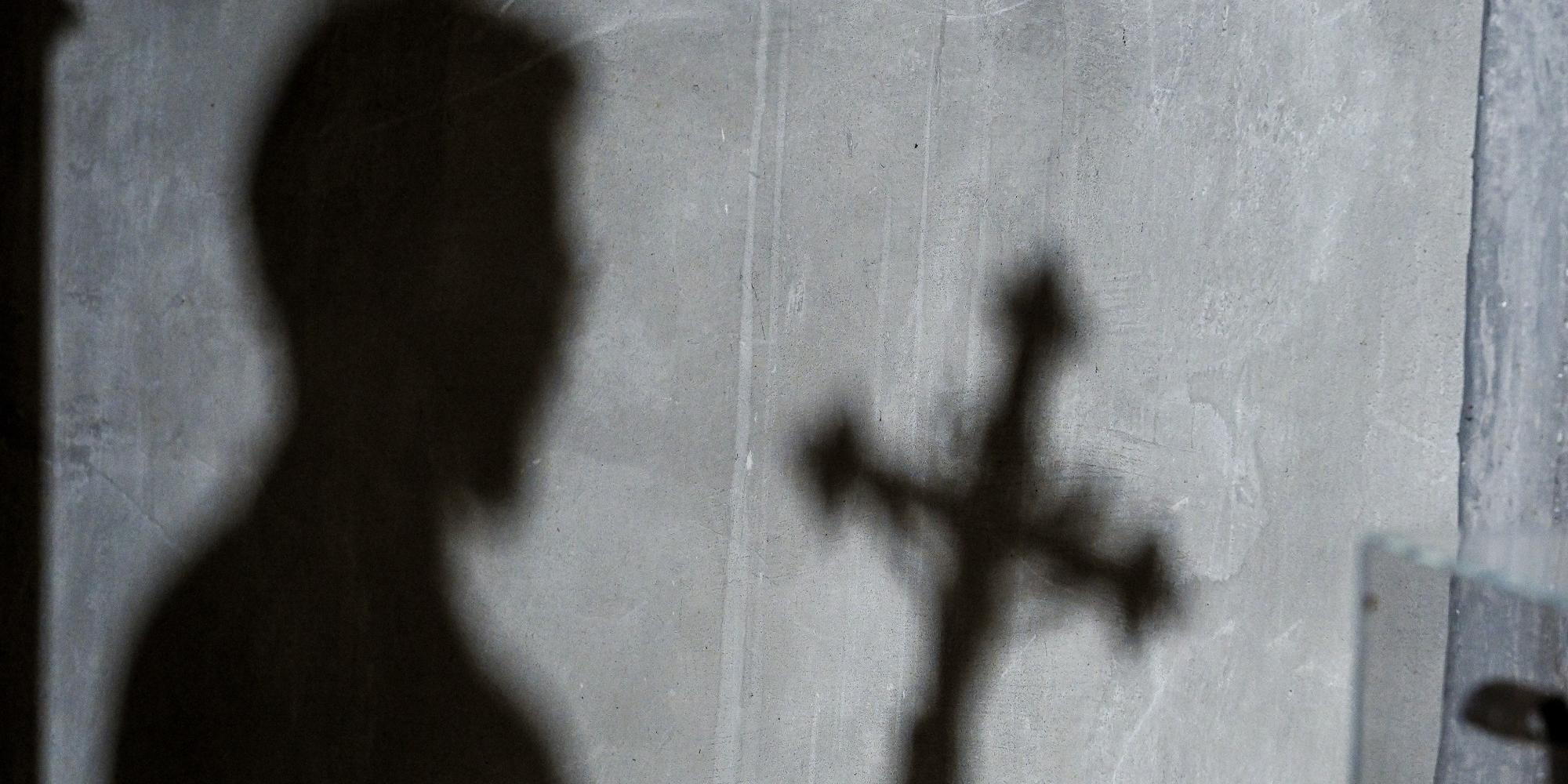 Die Deutsche Bischofskonferenz will nicht länger die bisweilen lebenslang wirkenden Verwundungen von geistlichem Missbrauch hinnehmen und hat eine Arbeitshilfe vorgestellt, die Vorbeugung und Aufarbeitung verbessern soll (c) KNA Die Deutsche Bischofskonferenz will nicht länger die bisweilen lebenslang wirkenden Verwundungen von geistlichem Missbrauch hinnehmen und hat eine Arbeitshilfe vorgestellt, die Vorbeugung und Aufarbeitung verbessern soll