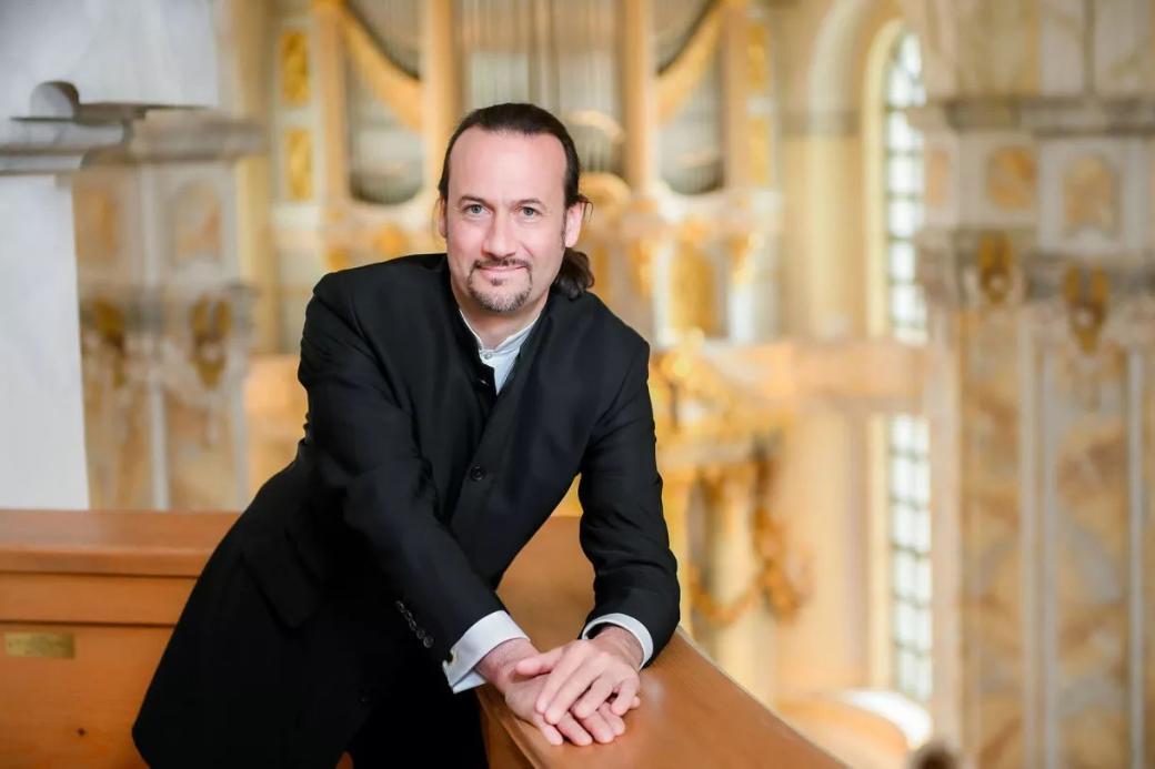 Portraitbild von Organist Matthias Grünert