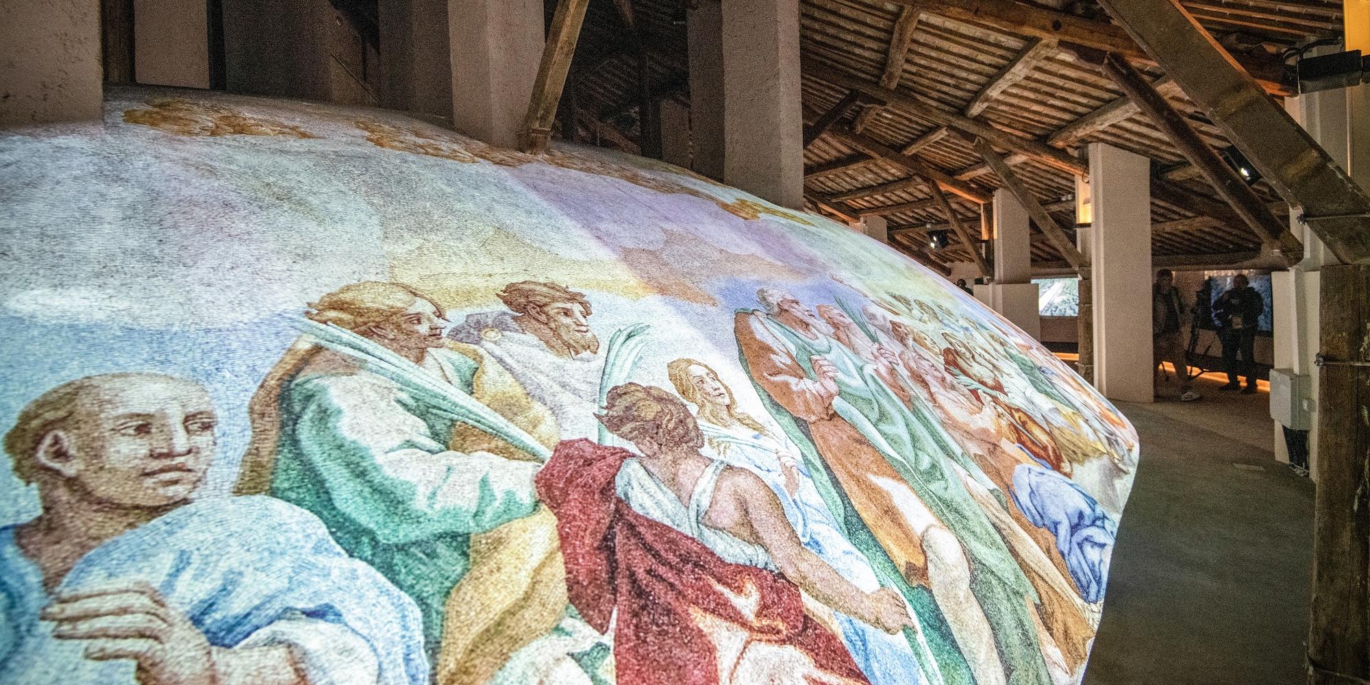 Kunstwerke aus dem Petersdom in bunten Projektionen bei einer Präsentation des digitalen Projekts „Petrus ist hier“. (c) Paolo Galosi/Romano Siciliani/KNA Kunstwerke aus dem Petersdom in bunten Projektionen bei einer Präsentation des digitalen Projekts „Petrus ist hier“.