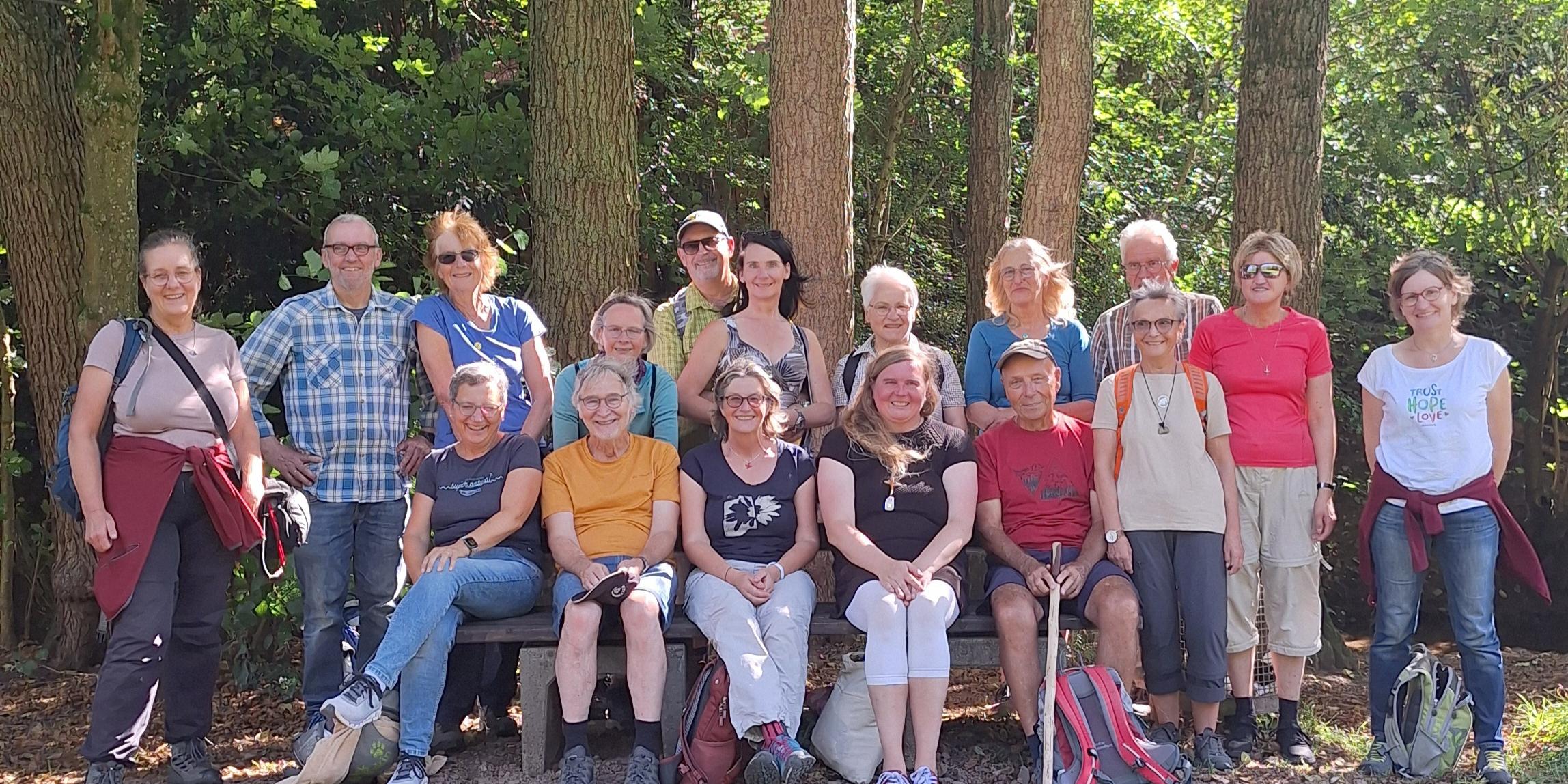Gruppenbild der Teilnehmernden an der Pilgerwanderung.