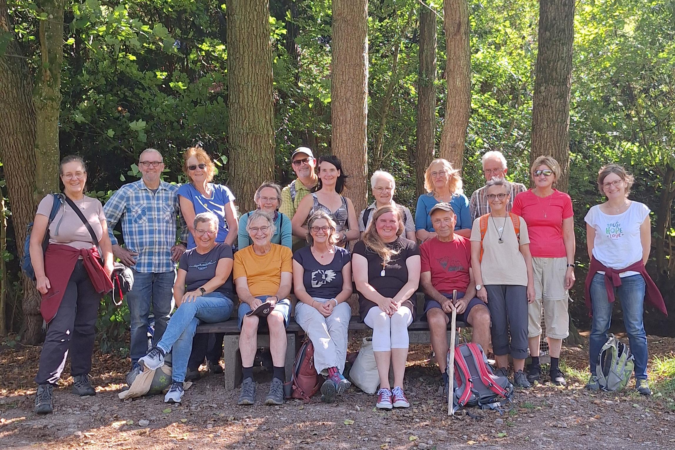 Gruppenbild der Teilnehmernden an der Pilgerwanderung.