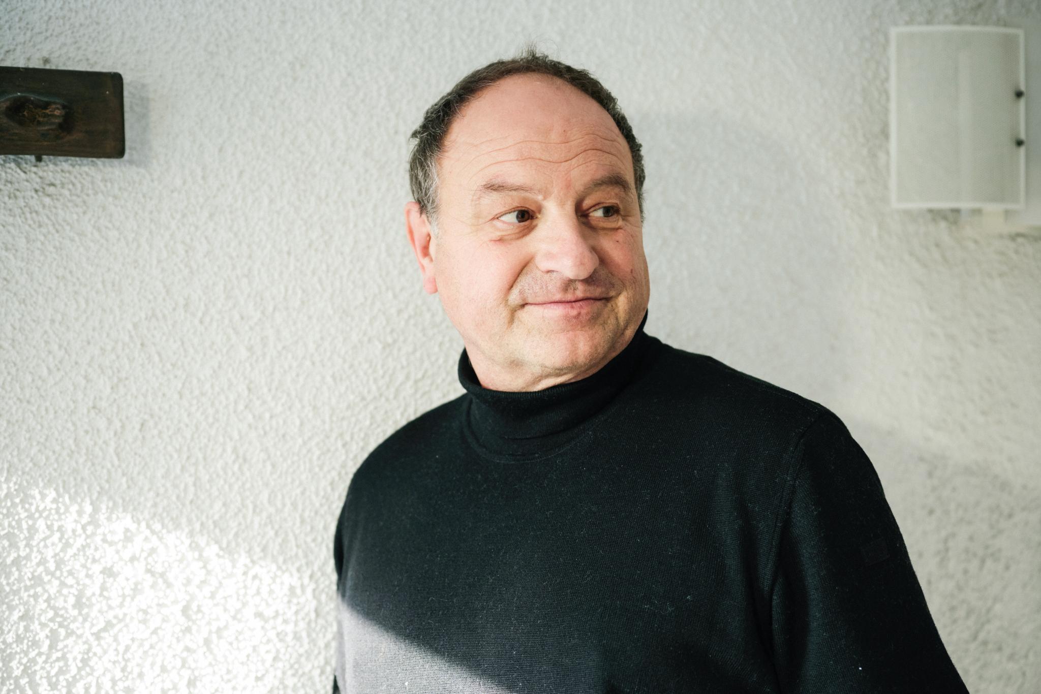 Seine Bücher und medienwirksamen Auftritte haben Pfarrer Rainer Maria Schießler deutschlandweit bekannt gemacht. Rechtzeitig zur kommenden Fußball-Europameisterschaft im Sommer dieses Jahres hat der bekennende TSV-1860-München-Fan im Buch „Im Fußball-Himmel“ seine Gedanken zum Sport und zu Gott zu Papier gebracht.
