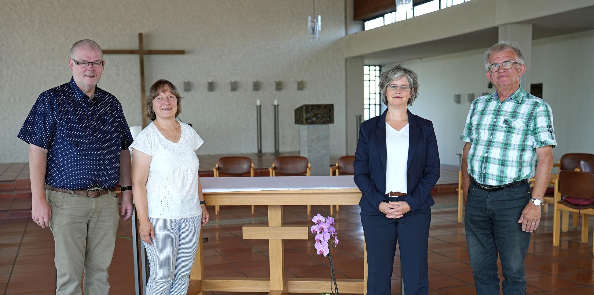 Mitglieder des Lokalen Teams St. Michael Feldkirchen, die ihre Kirche umgestalten: Pfarrer Christian Scheinost, Gemeindereferentin Petra Frey, Birgit Mock und Dr. Wolfgang Stollhof (von links).
