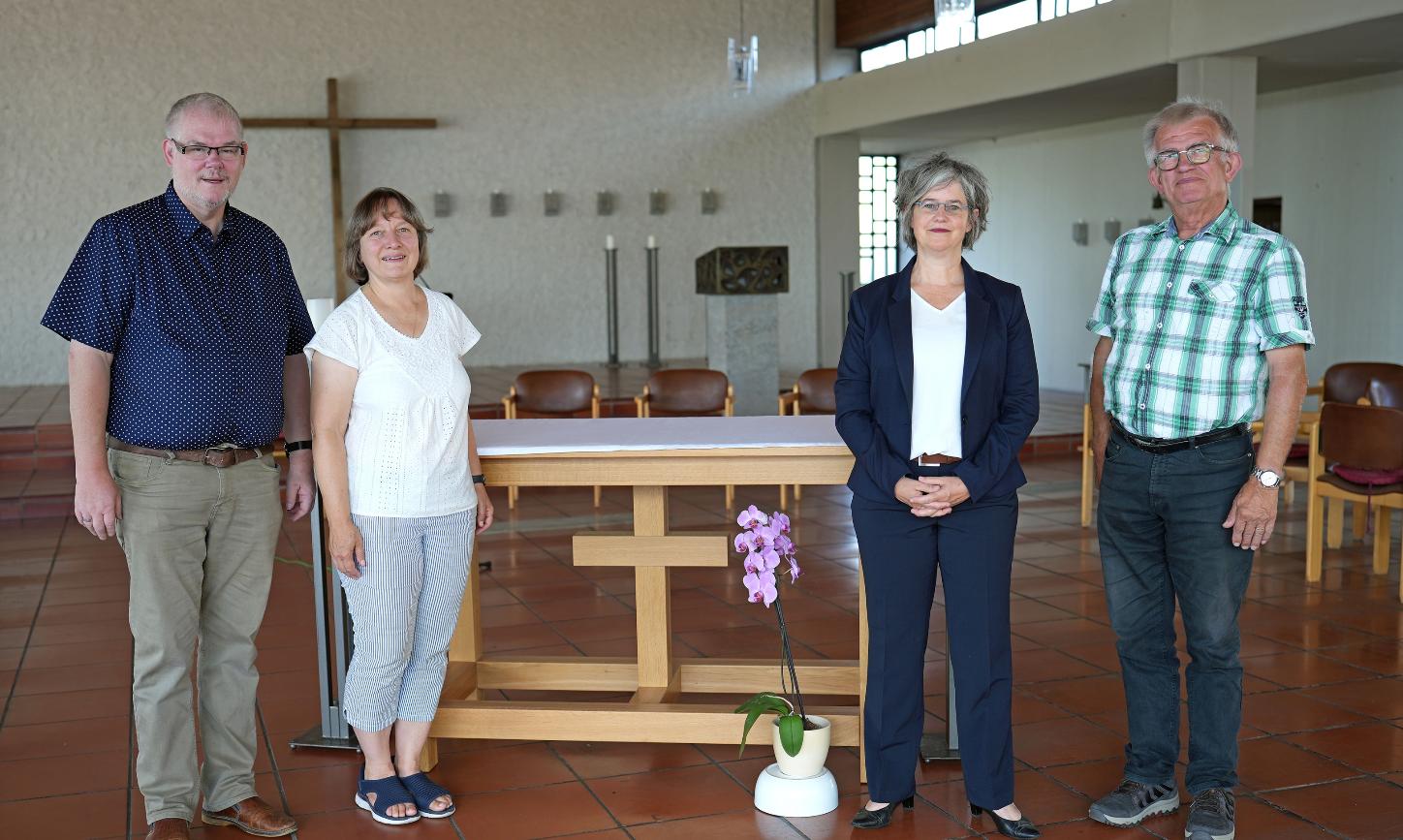 Mitglieder des Lokalen Teams St. Michael Feldkirchen, die ihre Kirche umgestalten: Pfarrer Christian Scheinost, Gemeindereferentin Petra Frey, Birgit Mock und Dr. Wolfgang Stollhof (von links).