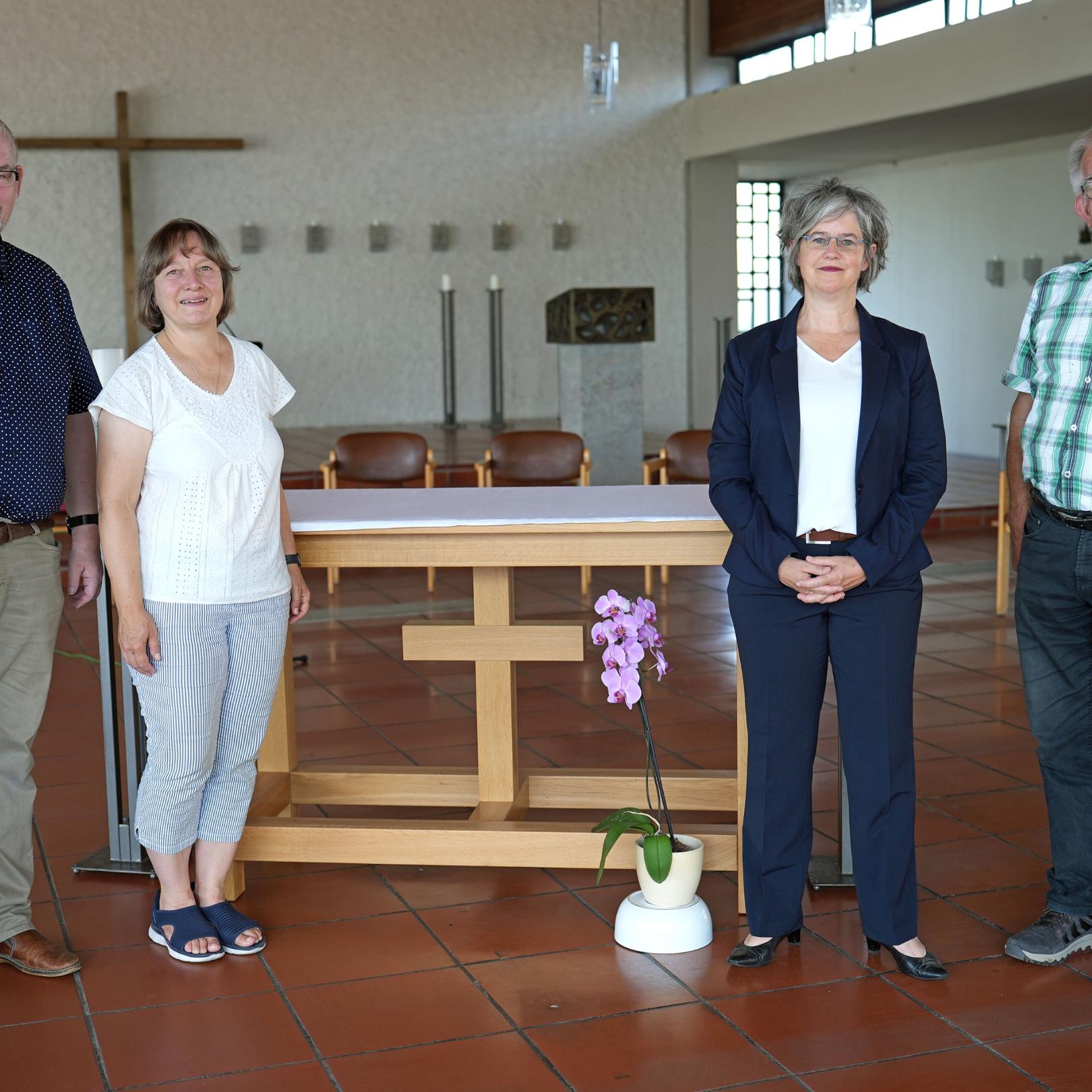 Mitglieder des Lokalen Teams St. Michael Feldkirchen, die ihre Kirche umgestalten: Pfarrer Christian Scheinost, Gemeindereferentin Petra Frey, Birgit Mock und Dr. Wolfgang Stollhof (von links).