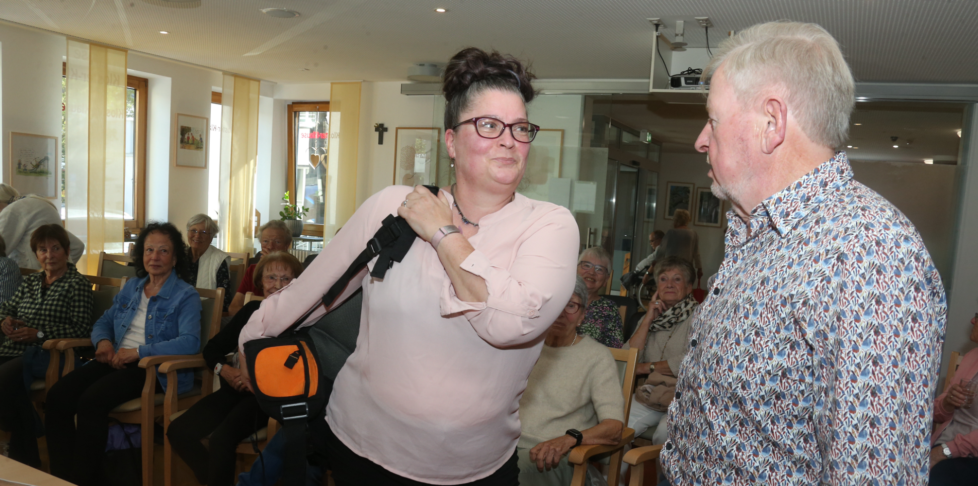 Ivone Busch bei ihrer Lesung im Caritashaus-Klösterchen in Mayen.