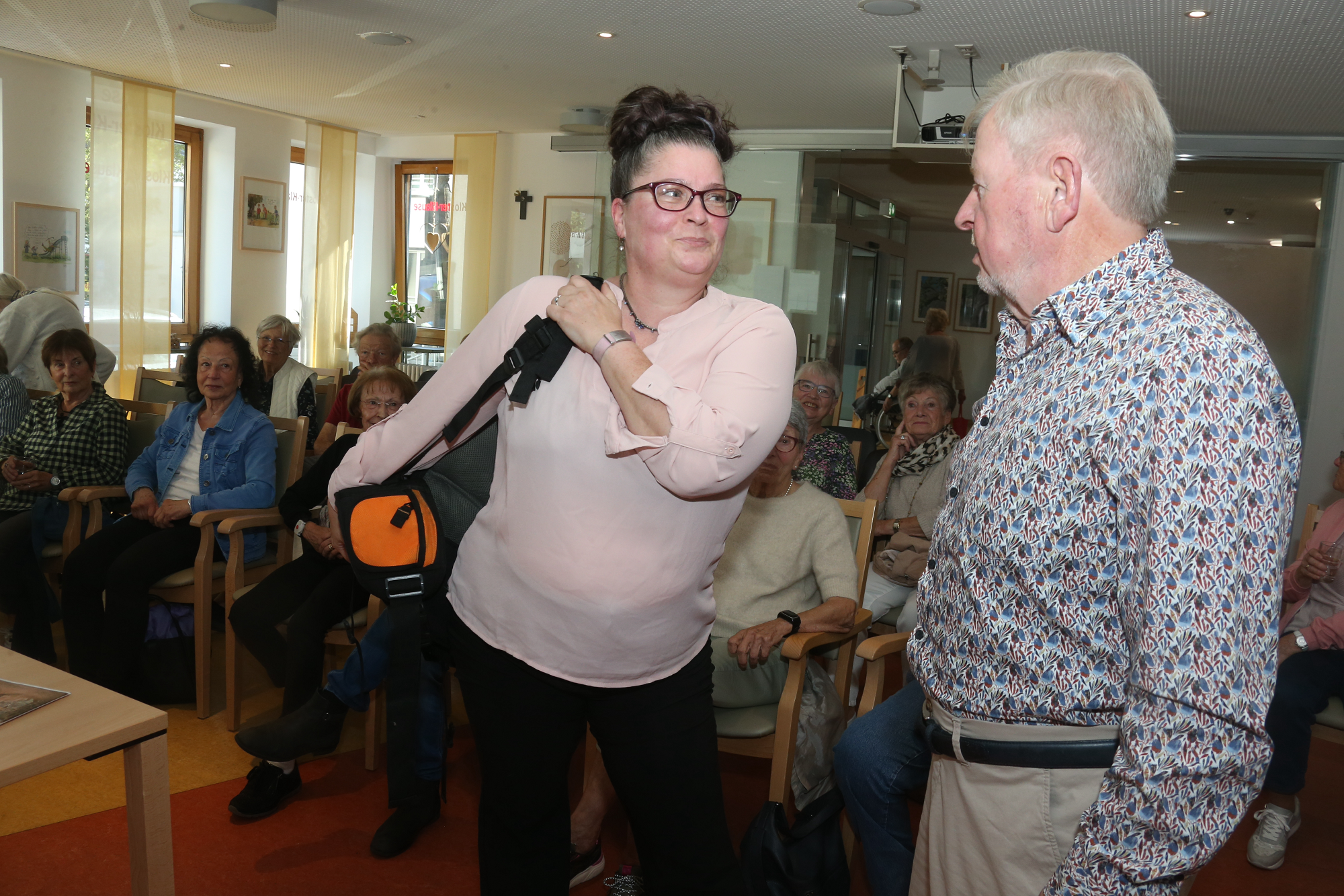 Ivone Busch bei ihrer Lesung im Caritashaus-Klösterchen in Mayen.