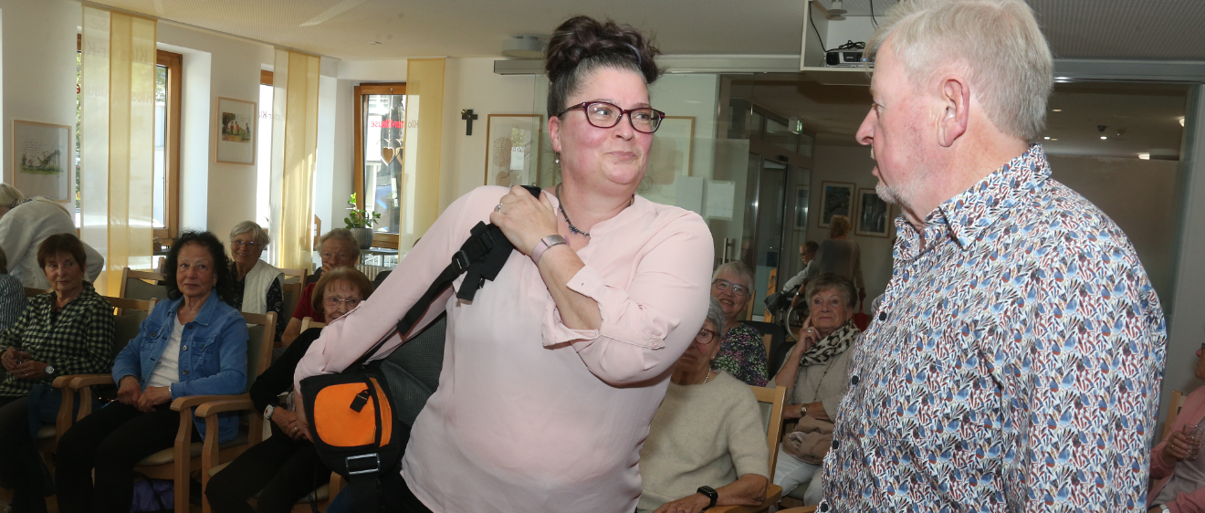 Ivone Busch bei ihrer Lesung im Caritashaus-Klösterchen in Mayen.