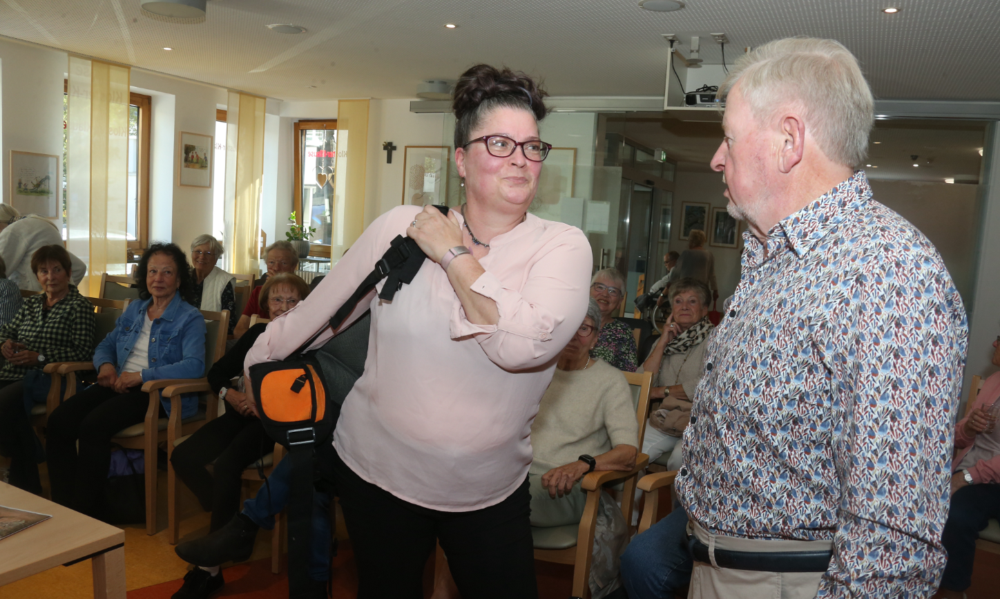 Ivone Busch bei ihrer Lesung im Caritashaus-Klösterchen in Mayen.