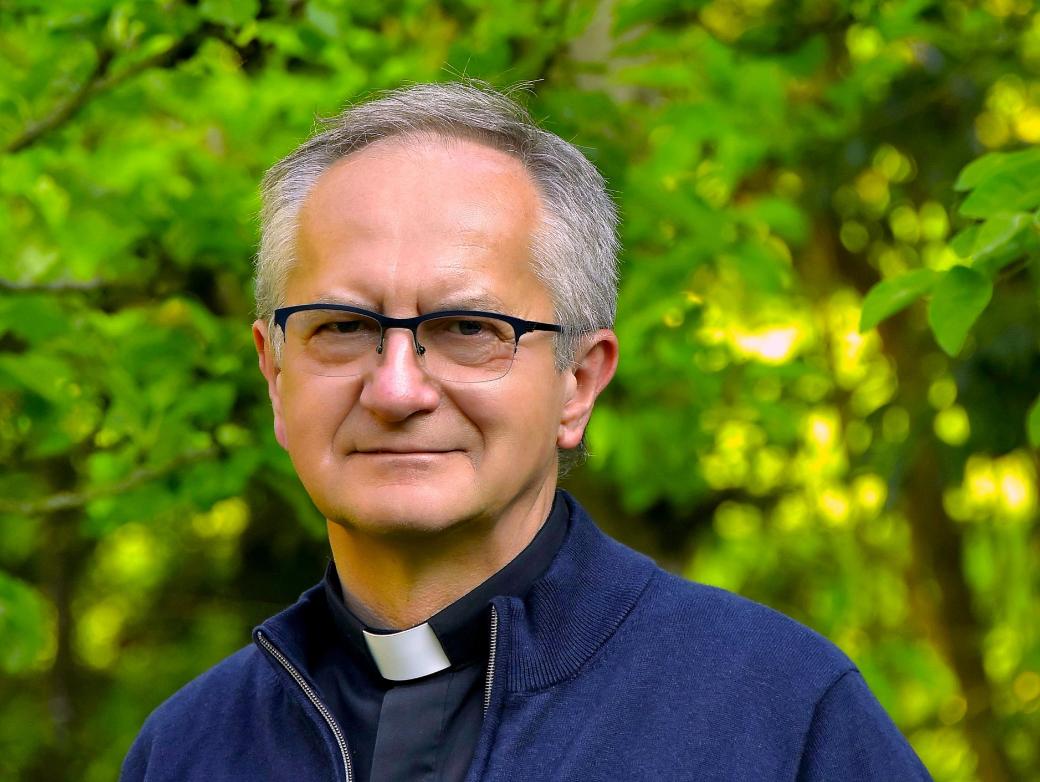Portraitbild von Andreas Pohl, dem Rektor der Wallfahrtskirche Maria Martental.