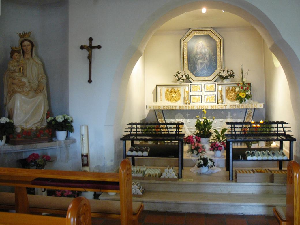 Innenansicht der  Marienkapelle im Härtelwald in Marpingen im Jahr 2013.