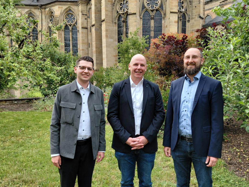 Manuel Hauth, Torsten Wahl und Raphael Collinet (von links) werden sich als Diakone für eine gerechte Welt einsetzen.