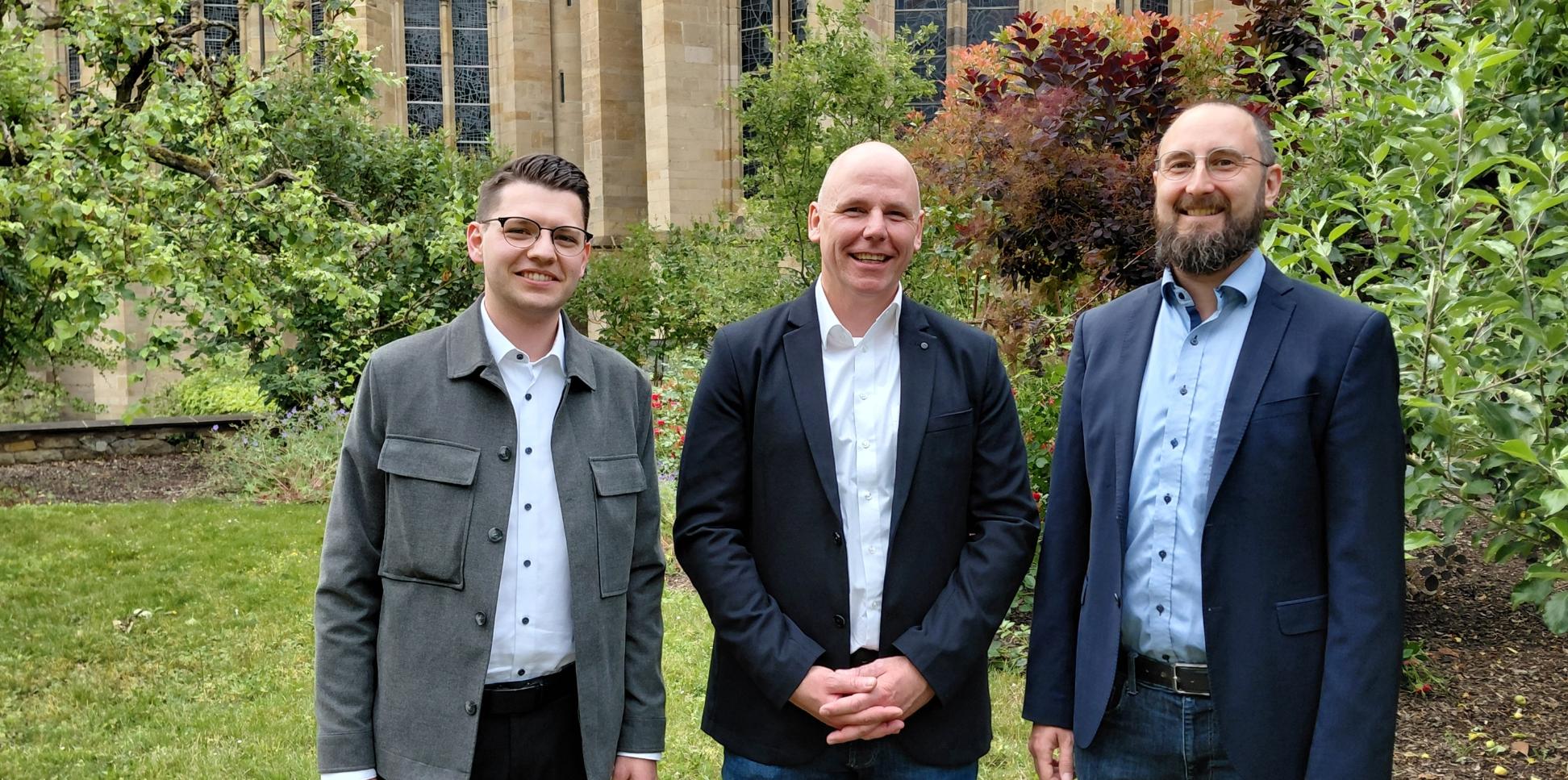 Manuel Hauth, Torsten Wahl und Raphael Collinet (von links) werden sich als Diakone für eine gerechte Welt einsetzen.