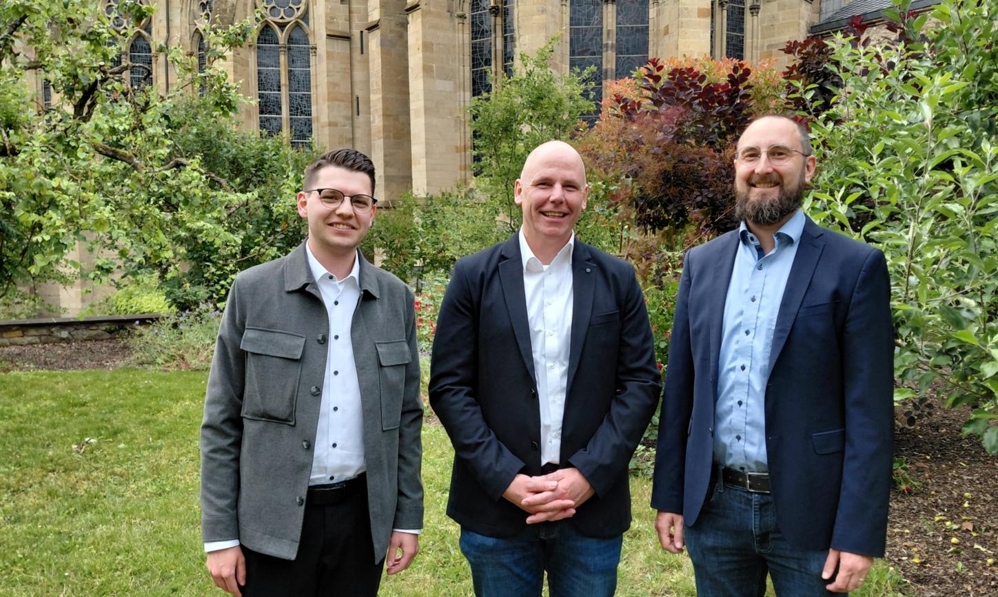 Manuel Hauth, Torsten Wahl und Raphael Collinet (von links) werden sich als Diakone für eine gerechte Welt einsetzen.