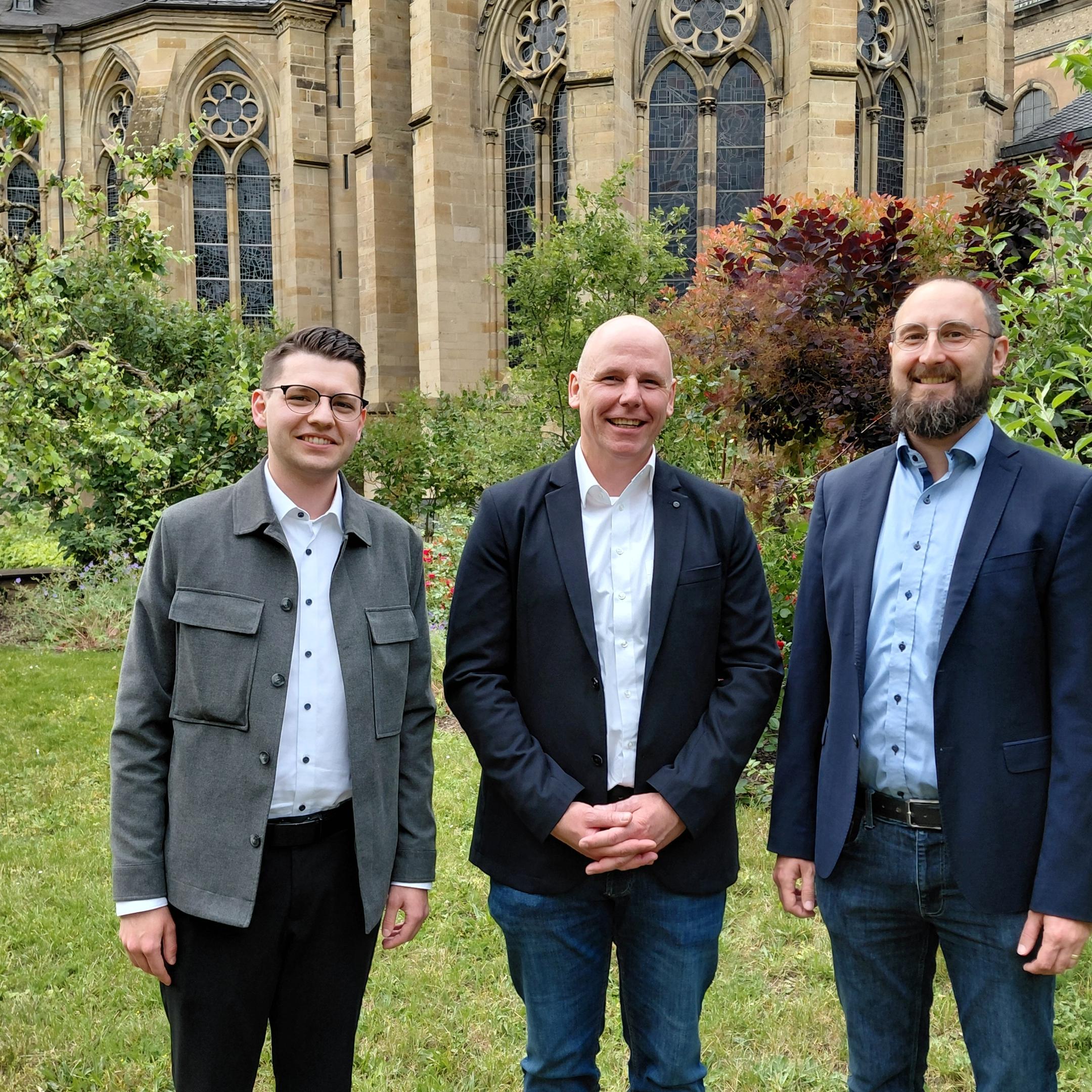 Manuel Hauth, Torsten Wahl und Raphael Collinet (von links) werden sich als Diakone für eine gerechte Welt einsetzen.