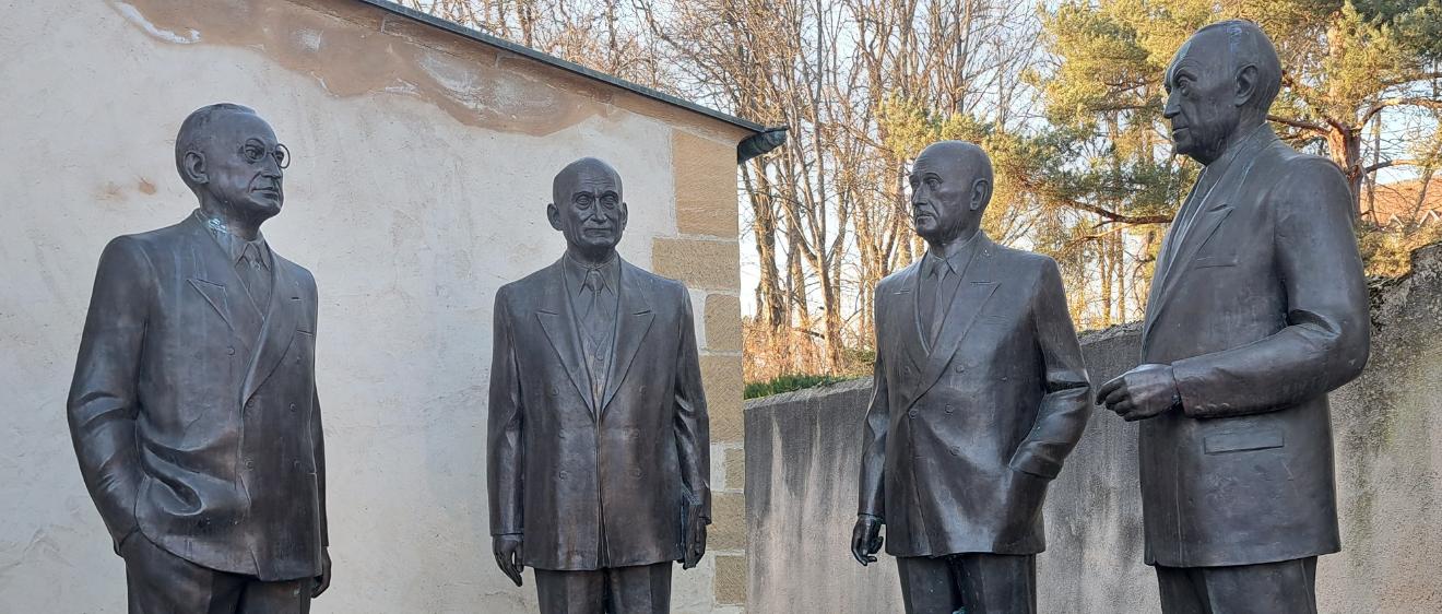 Ein Denkmal in Scy-Chazelles erinnert an Robert Schuman (zweiter von links) als einen Gründervater der europäischen Gemeinschaft.