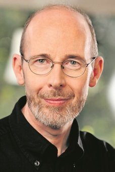 Portraitbild von Pfarrer Dr. Gerd Fösges