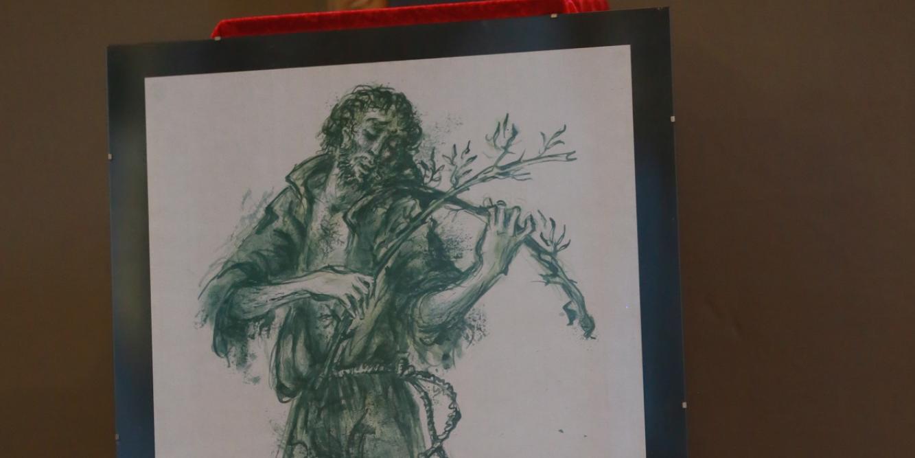 Der heilige Franziskus, hier als Bildnis vor dem Altar, steht im Zentrum der Feier, die von den „Tautropfen“ mitgestaltet wird. (c) Stefan Ernst Der heilige Franziskus, hier als Bildnis vor dem Altar, steht im Zentrum der Feier, die von den „Tautropfen“ mitgestaltet wird.