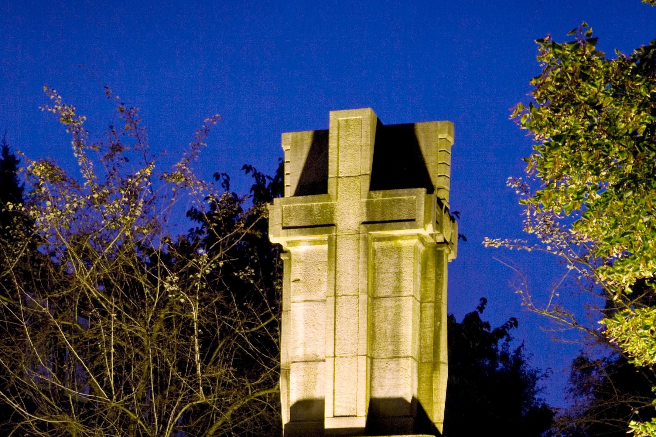Das Denkmal von Graf Engelbert von Berg, Herzog von Westfalen und Erzbischof von Köln. Er wurde 1225 am Gevel-Berg überfallen und erschlagen.