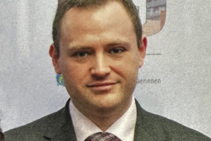 Portraitbild von Dr. Frederik Simon