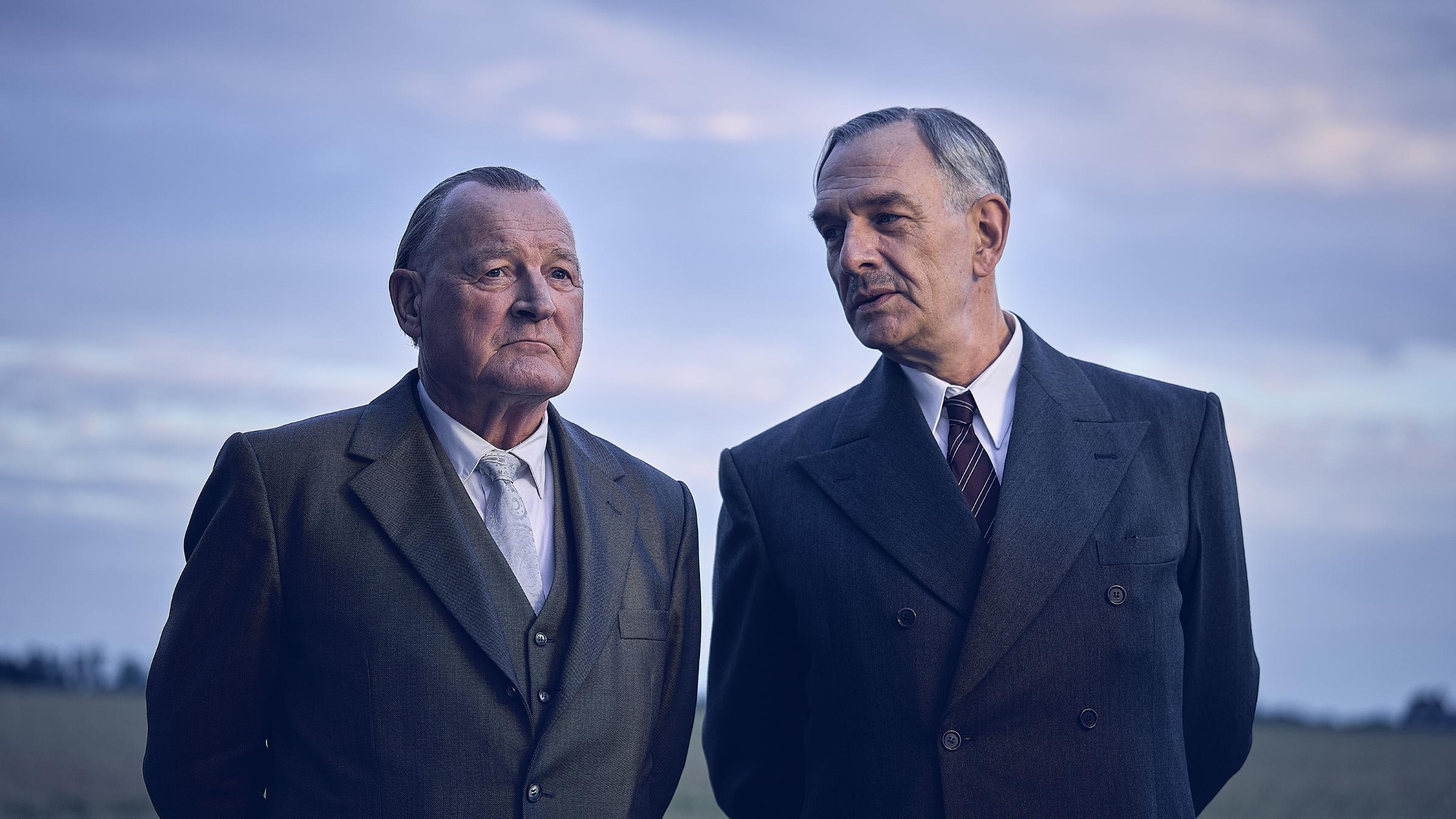 Charles de Gaulle und der deutschen Kanzler Konrad Adenauer beim Spaziergang.