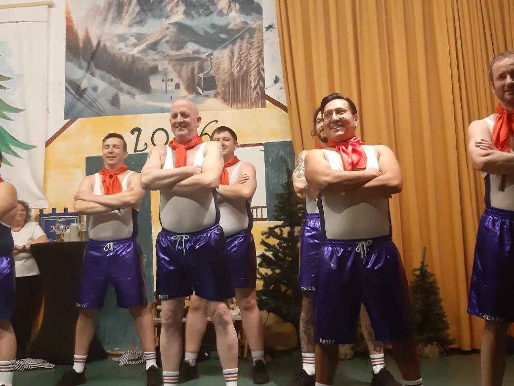 Das Männerballett des KV Karo Blau-Gold.