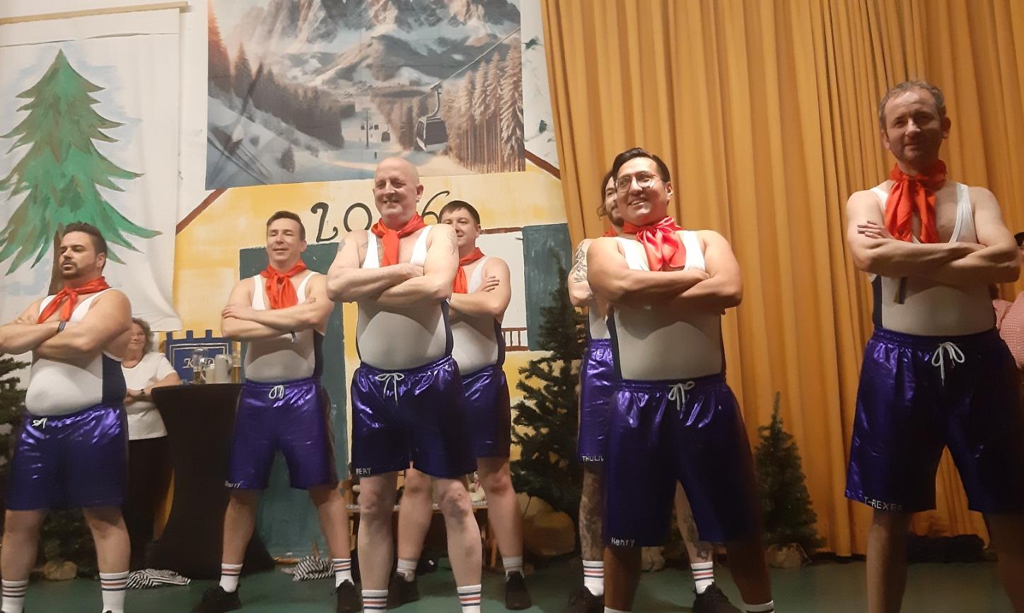 Das Männerballett des KV Karo Blau-Gold.