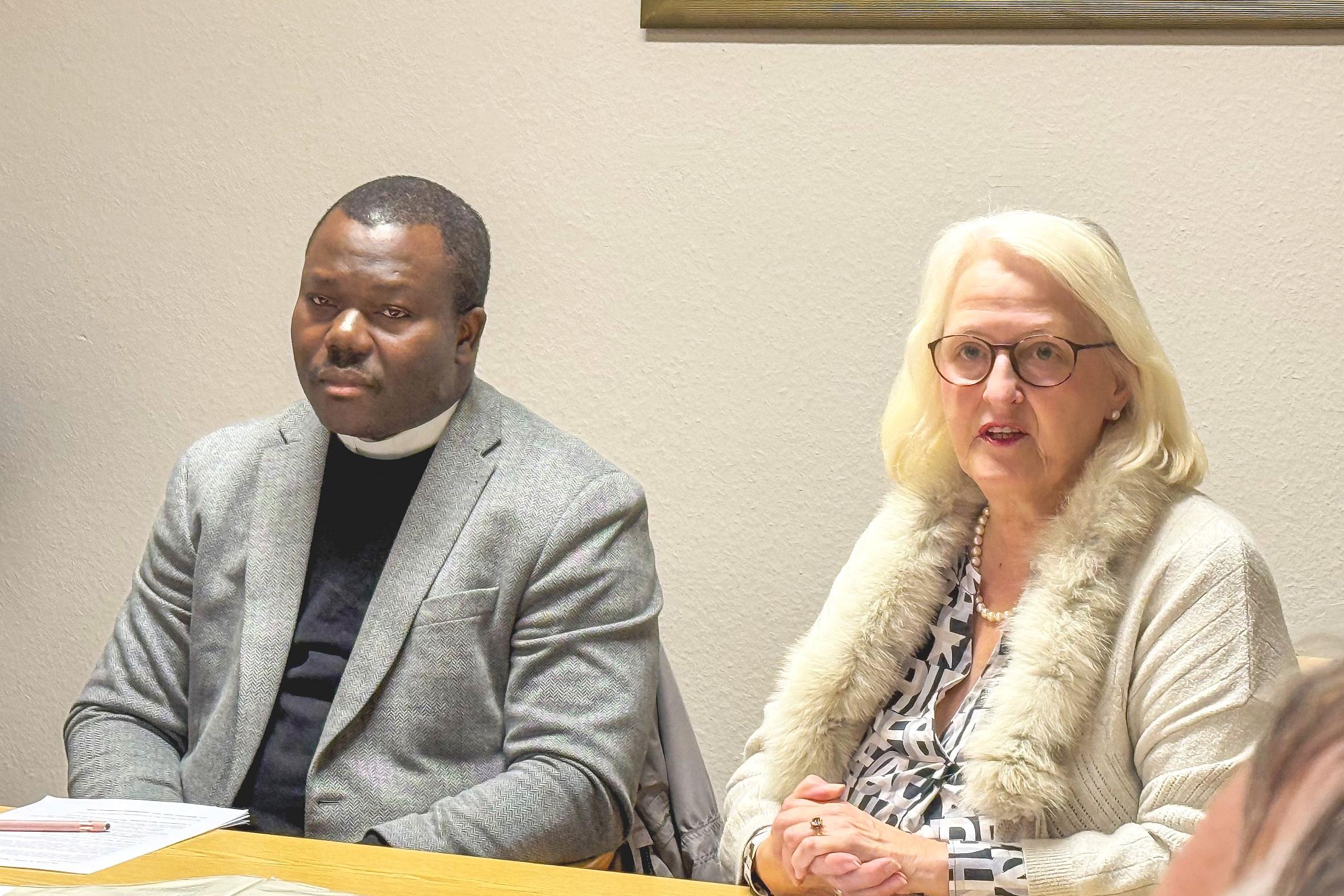 Dr. Richard Atchadé und Katharina Zey-Wortmann